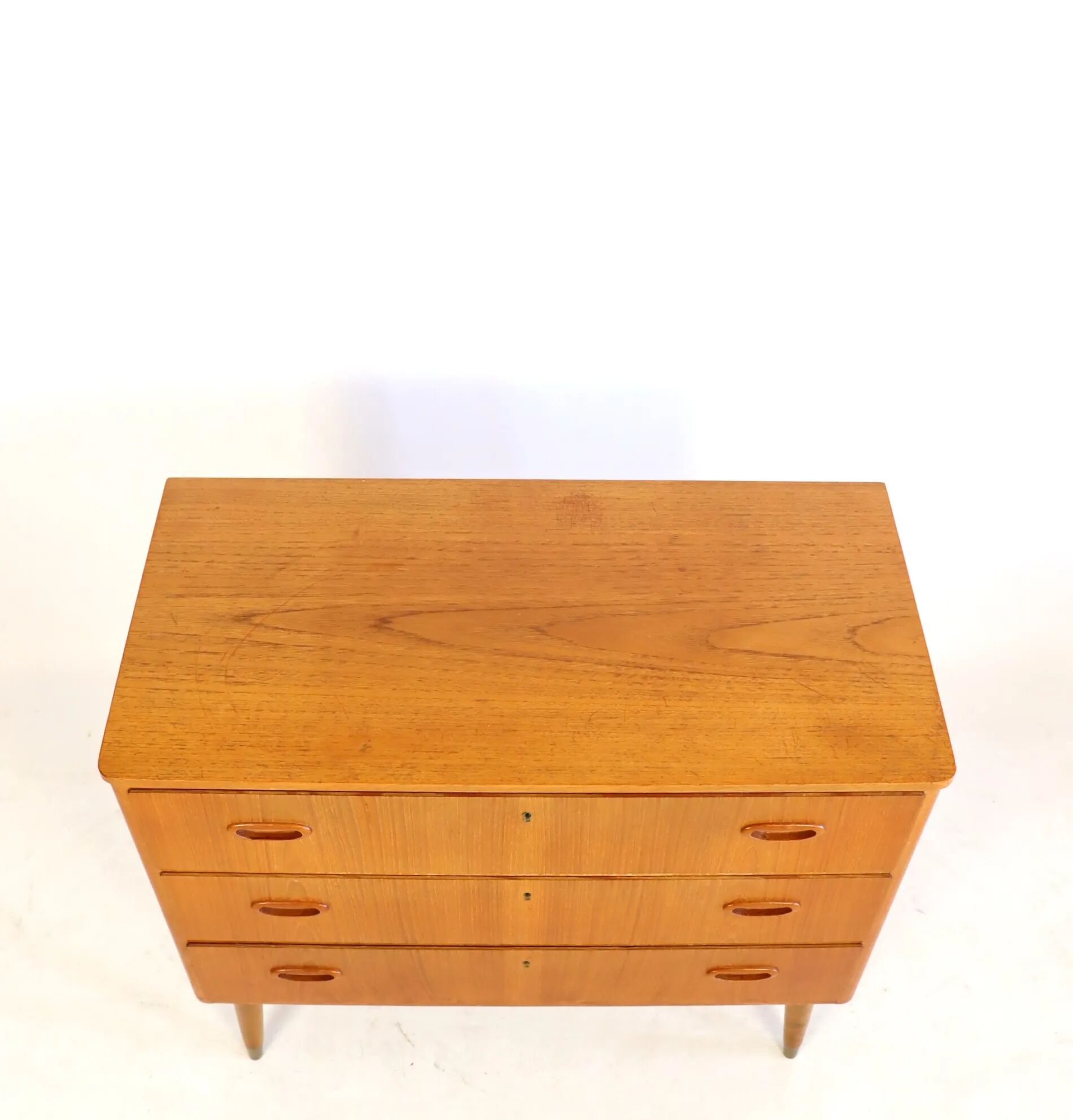 Commode en teck trois tiroirs