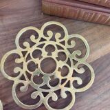 Golden trivet