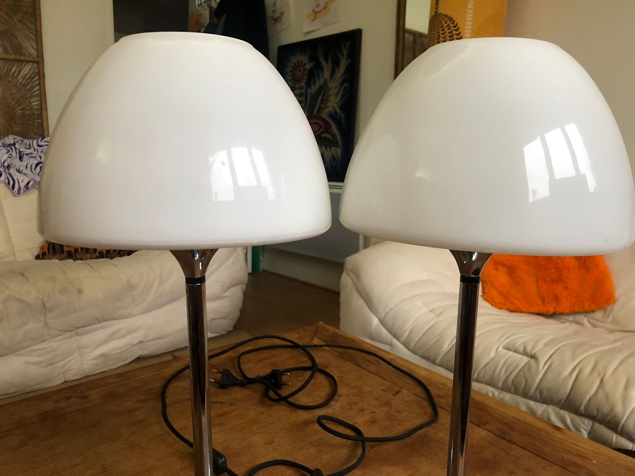 Set of 2 vintage tulip foot lamps