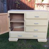 Buffet convenient vintage Mado lacquered white beige in good condition.