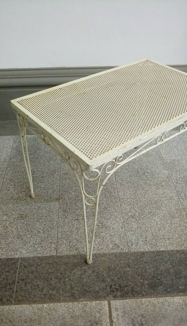 Table en métal du milieu du siècle dans le style de mategot