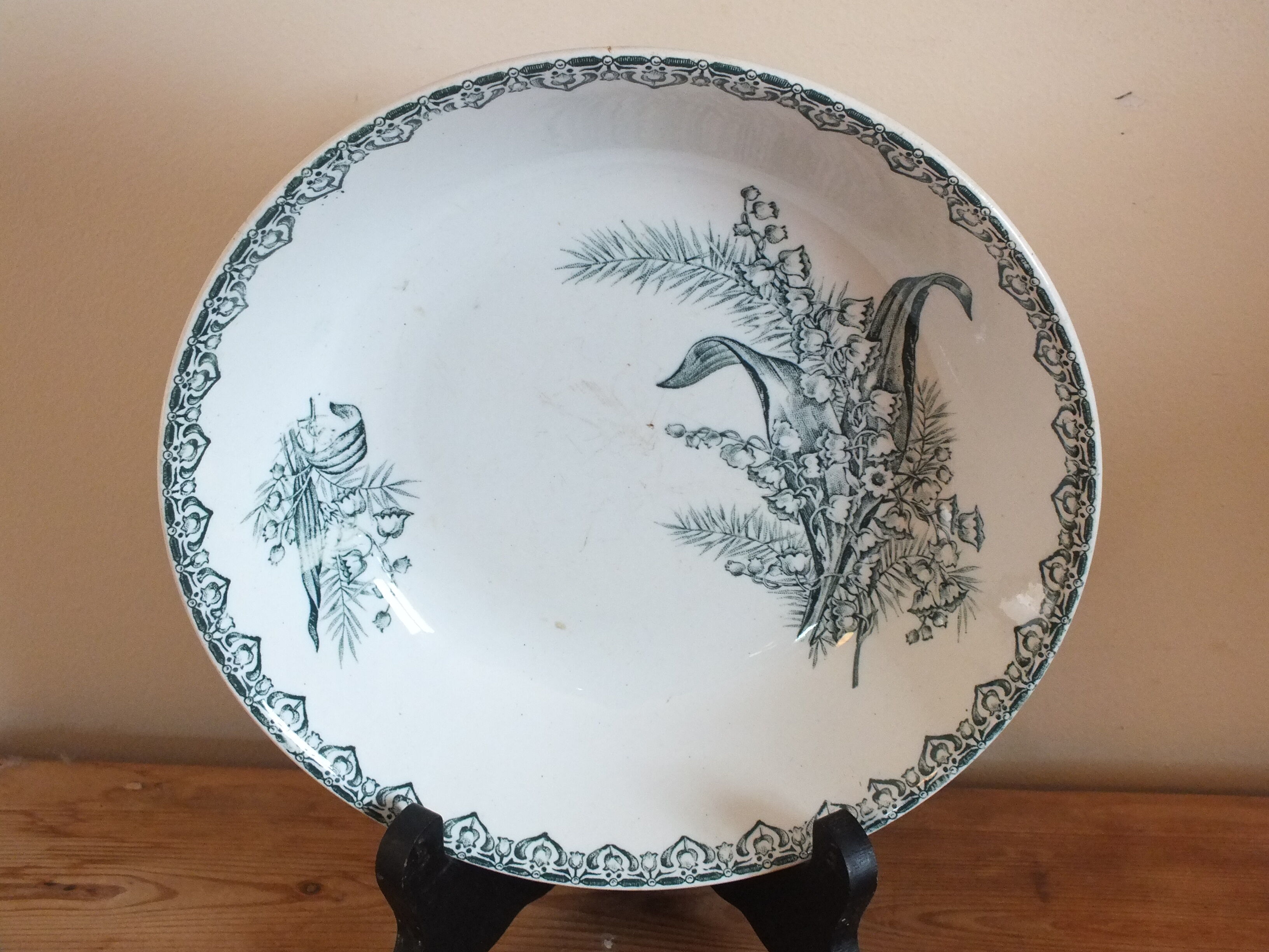 3 plates caps in Terre de Fer Saint Amand service Lily of the valley