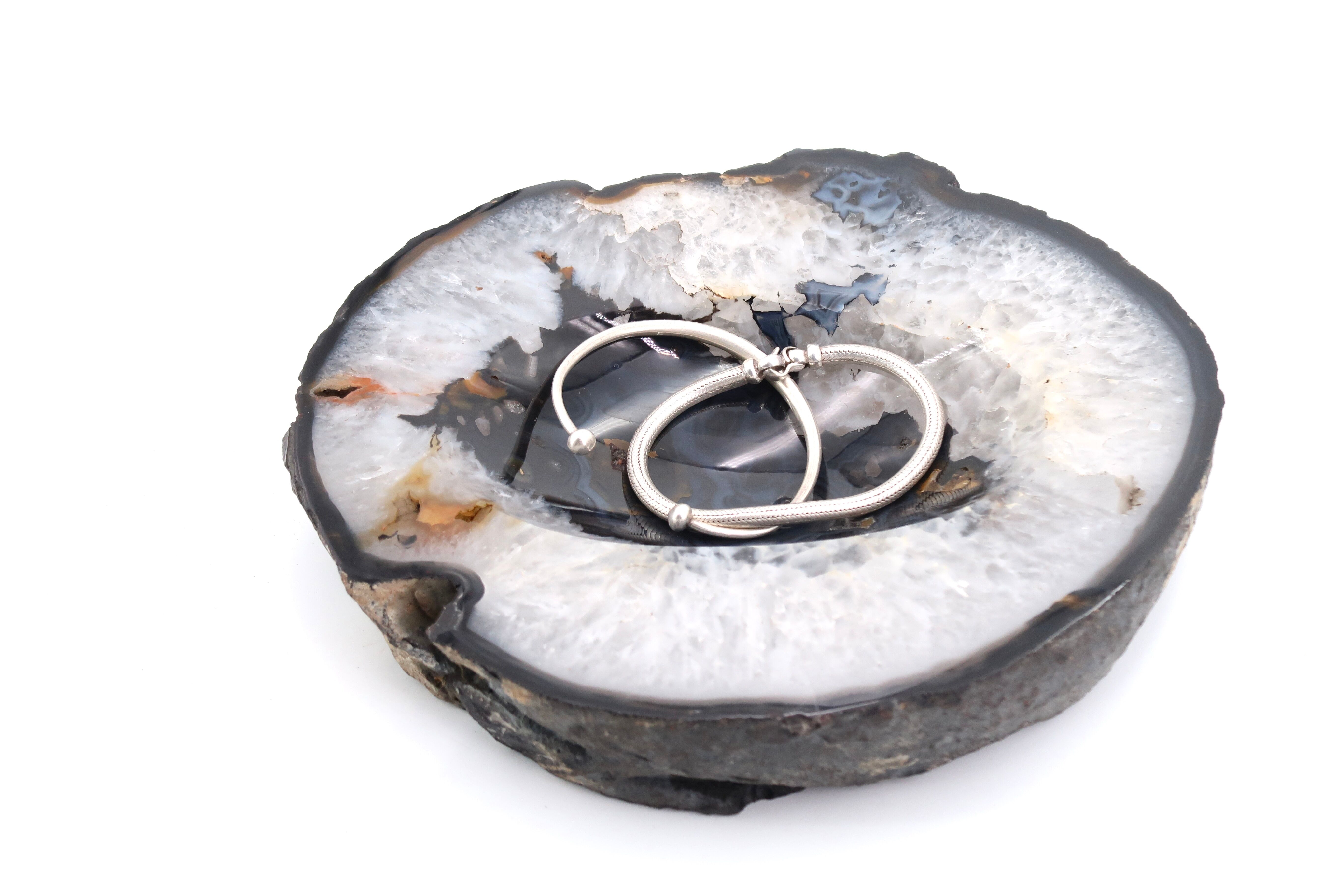 Empty pocket in carved agate, 1970s