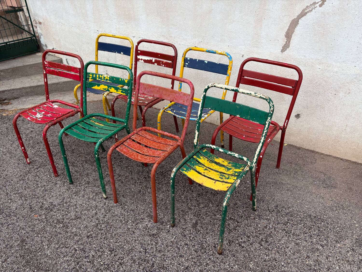 Suite de 8 chaises tolix dépareillées