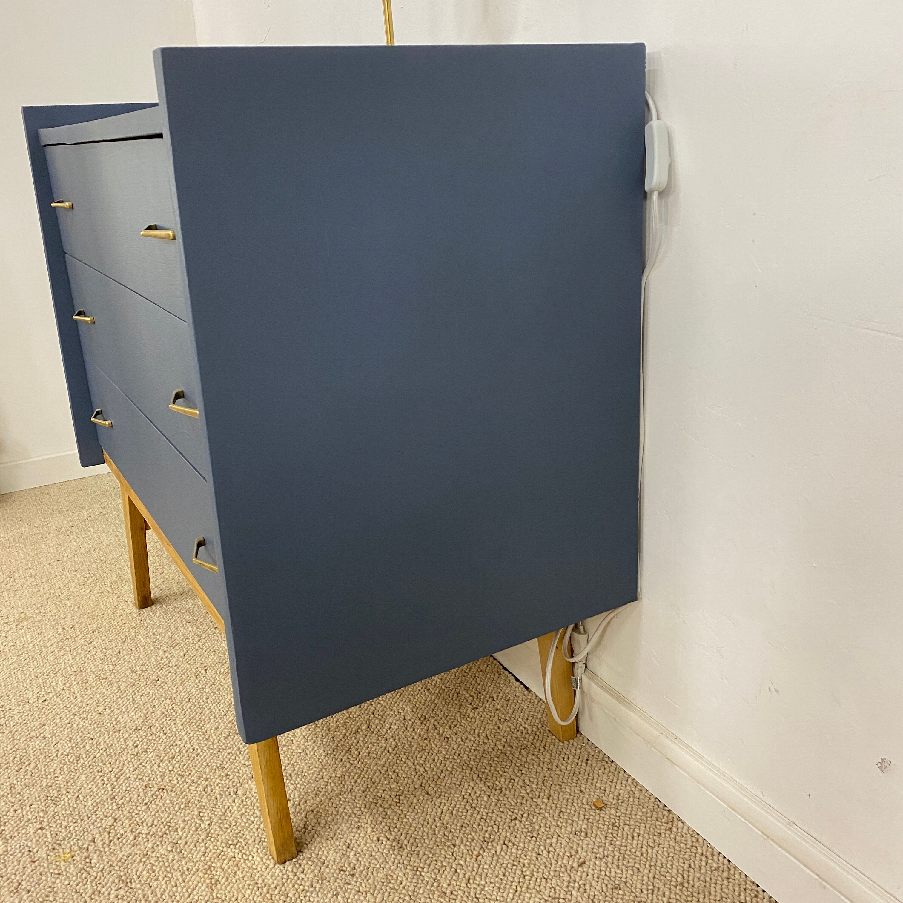 Vintage dresser blue night 126