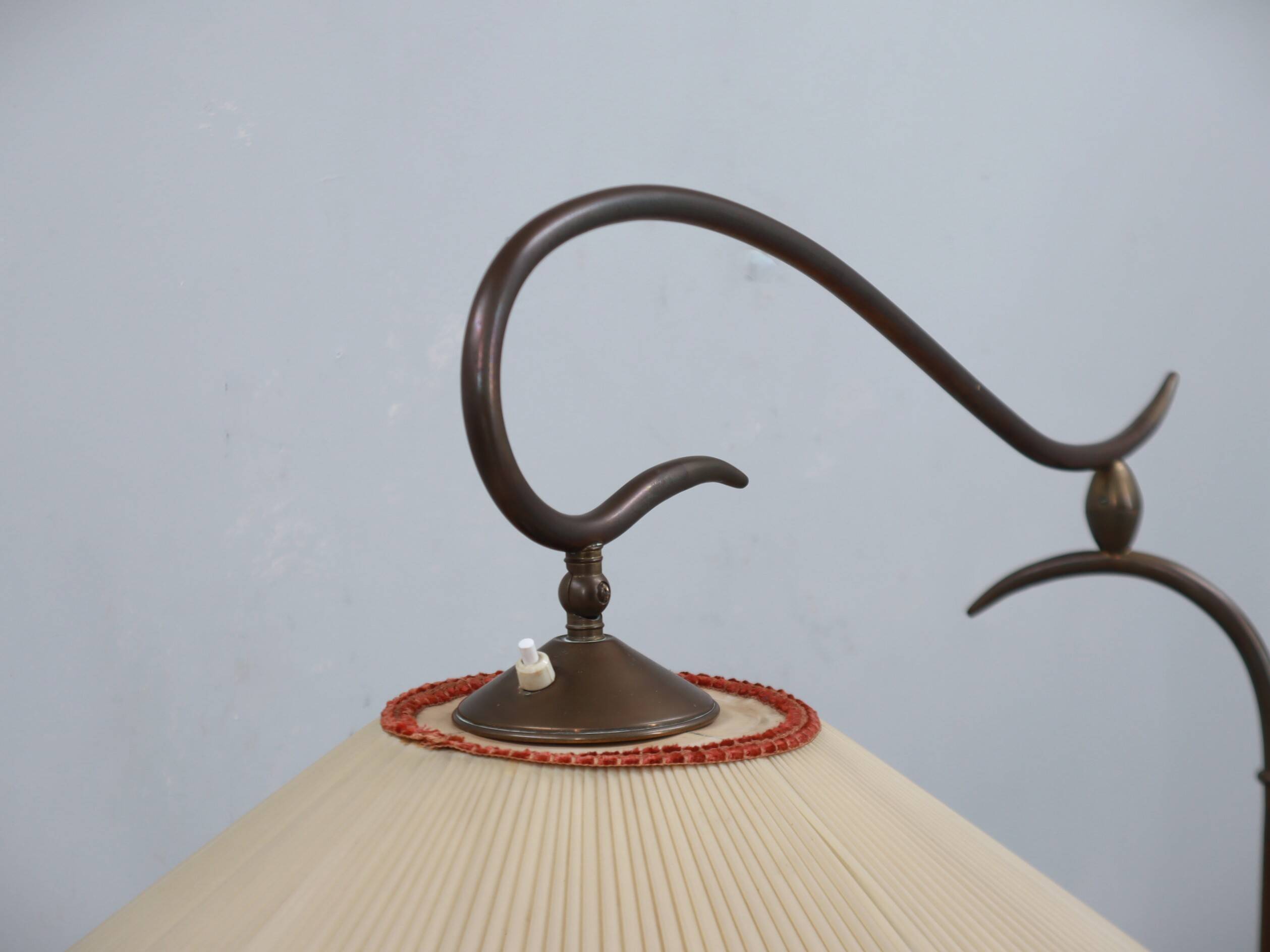 Osvaldo Borsani adjustable floor lamp brass & cherry wood 1950s