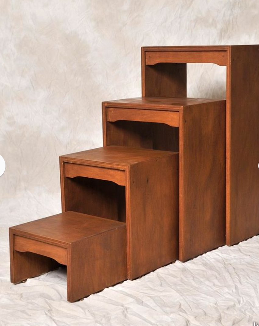 Nesting tables or stools from the 60s/70s
