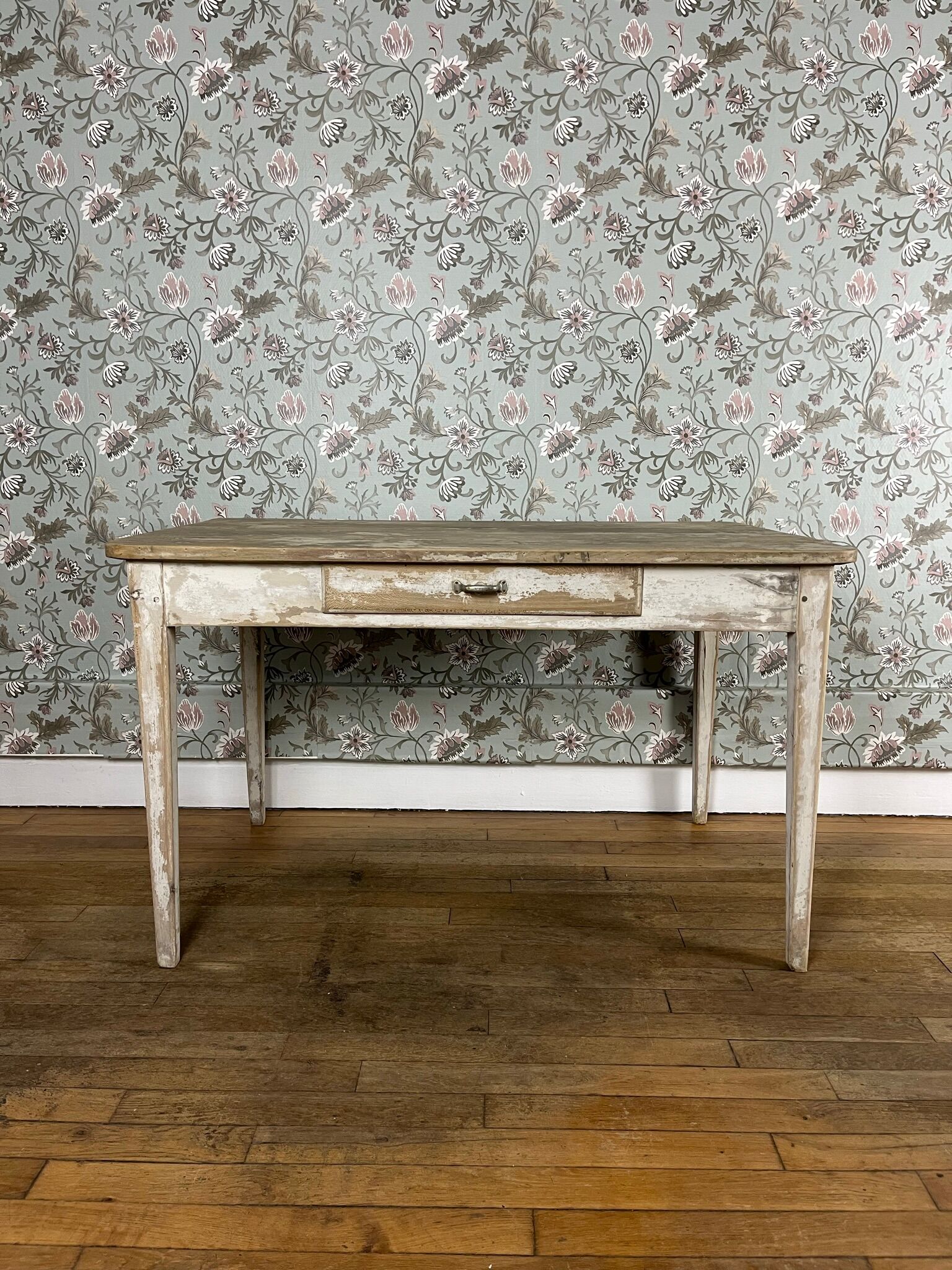 Farmhouse table with extension