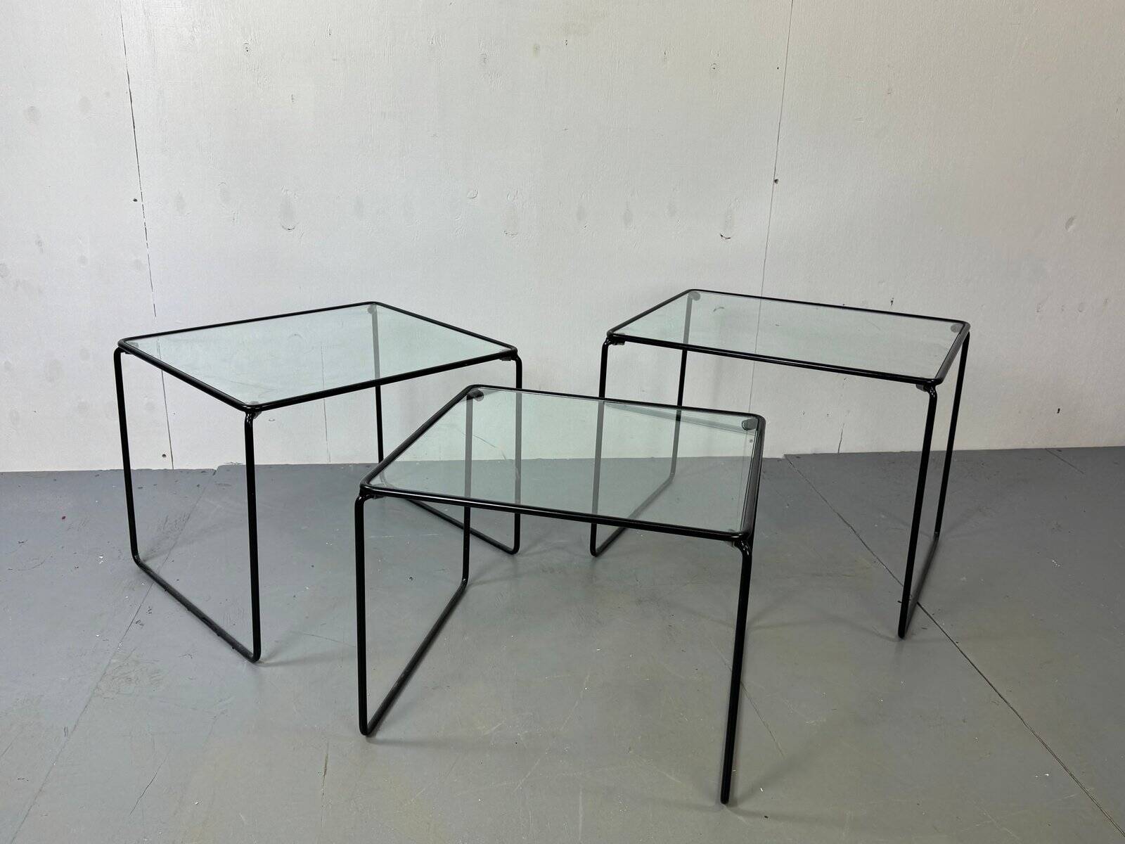 Modernist Italian steel and glass set of nesting tables, 1970s, set of 3