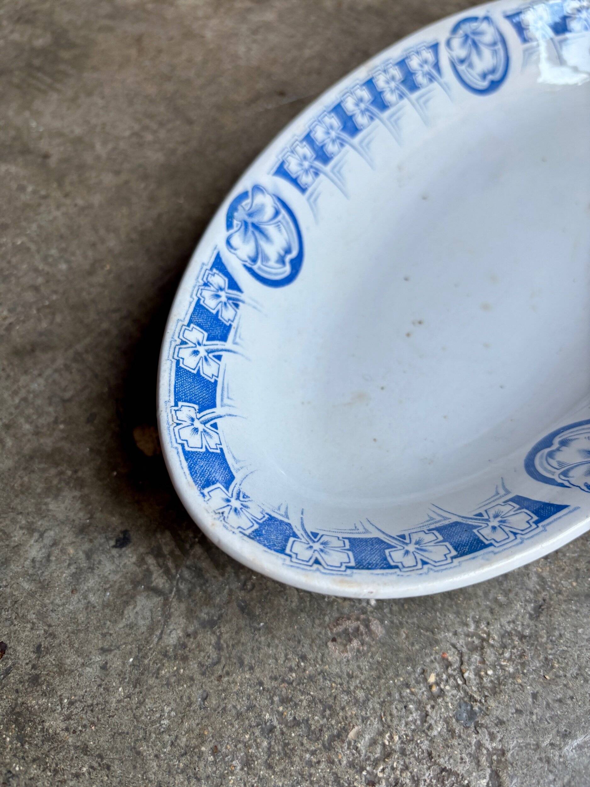 Lunéville ironware dish, "Luciole" service