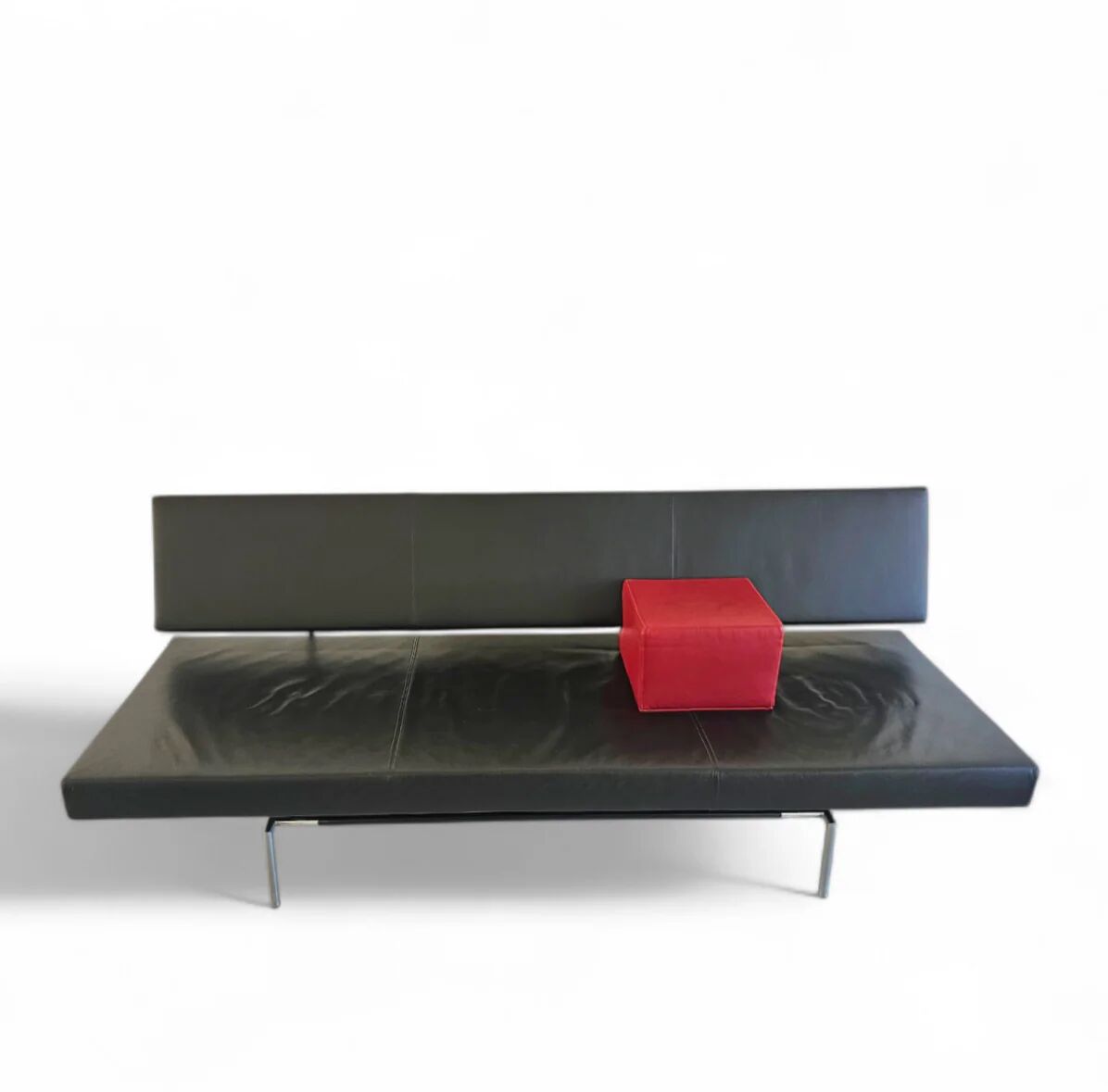 Martin Visser BR 02.7 / Sofa bed / ‘t Spectrum / 1980s / Black leather / red cushion