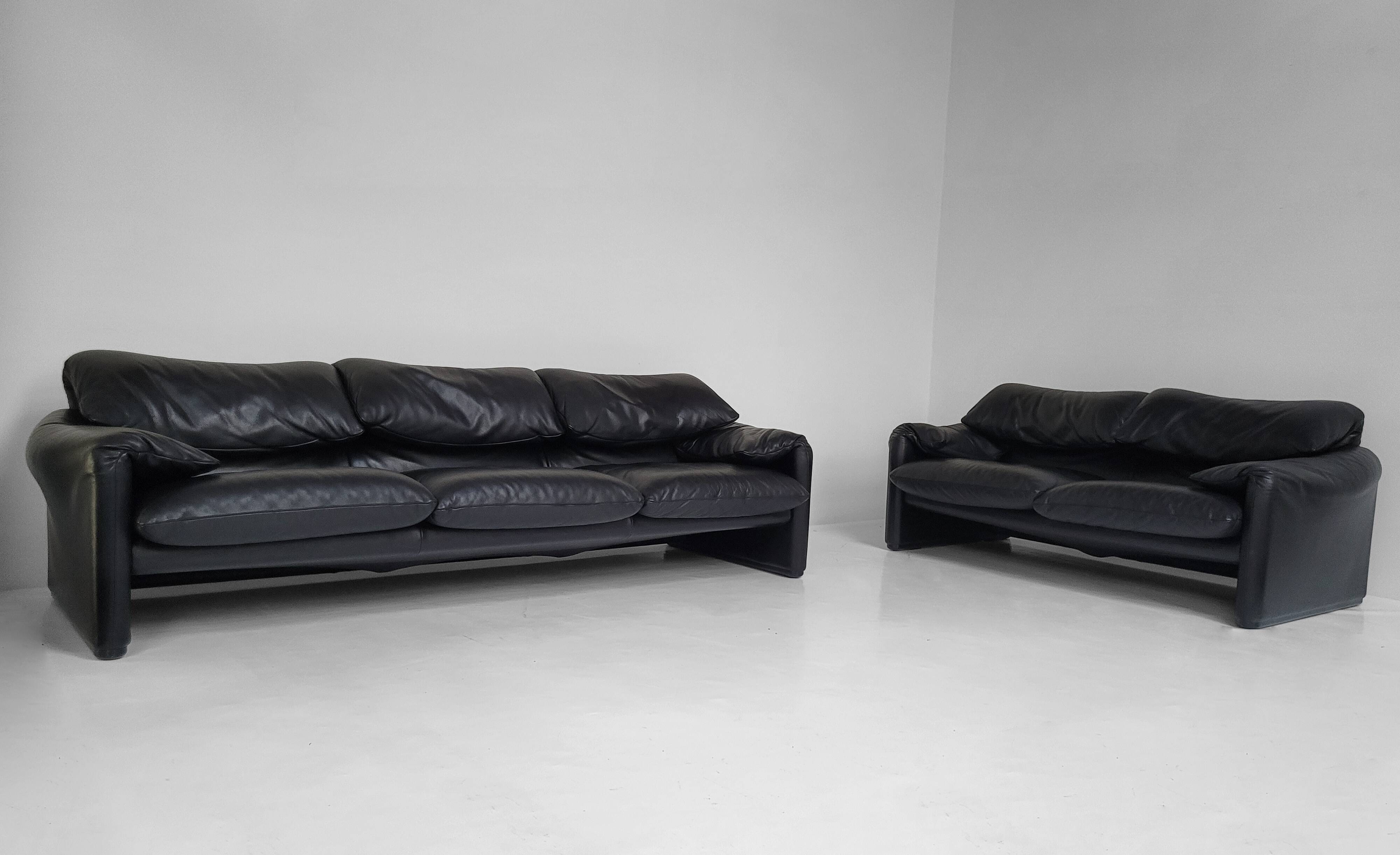 Maralunga sofa by Vico Magistretti for Cassina