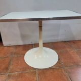 Tulip foot end table from the 70s
