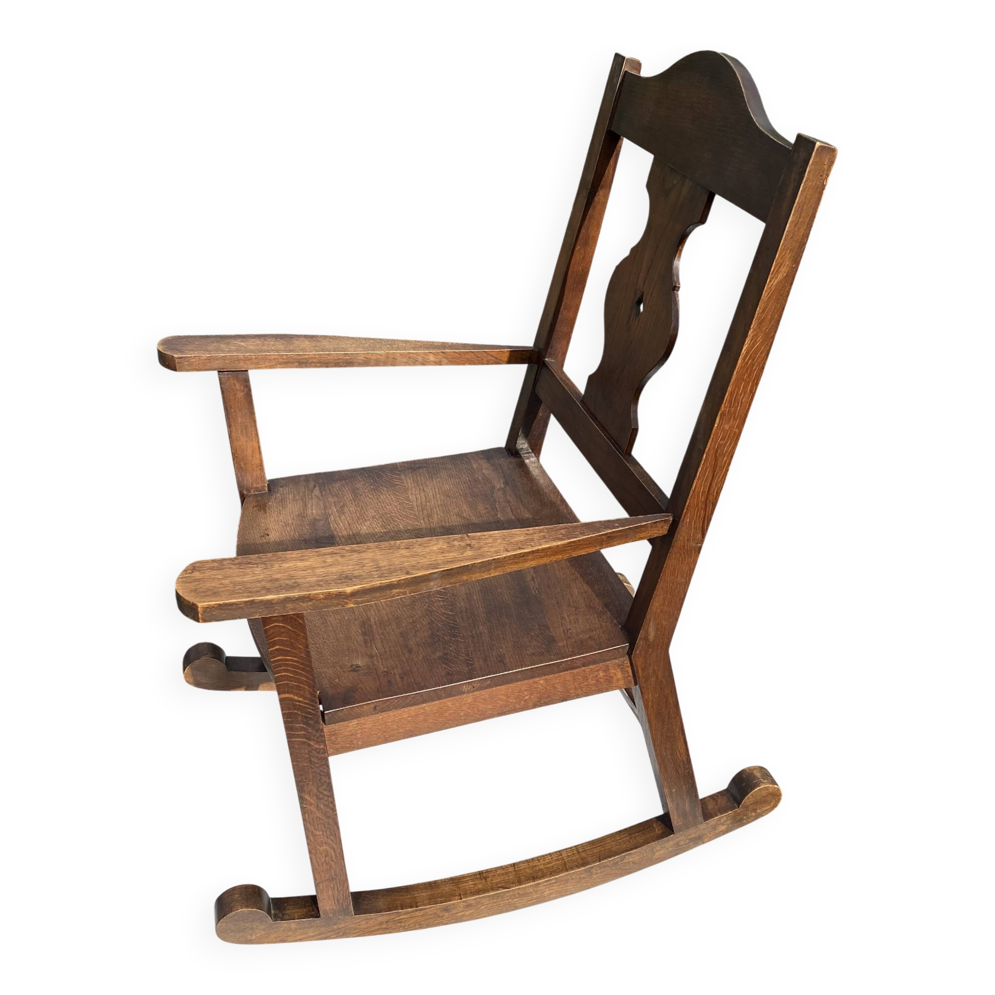 Antique rocking chair in solid oak - beautiful patina - traditional craftsmanship
