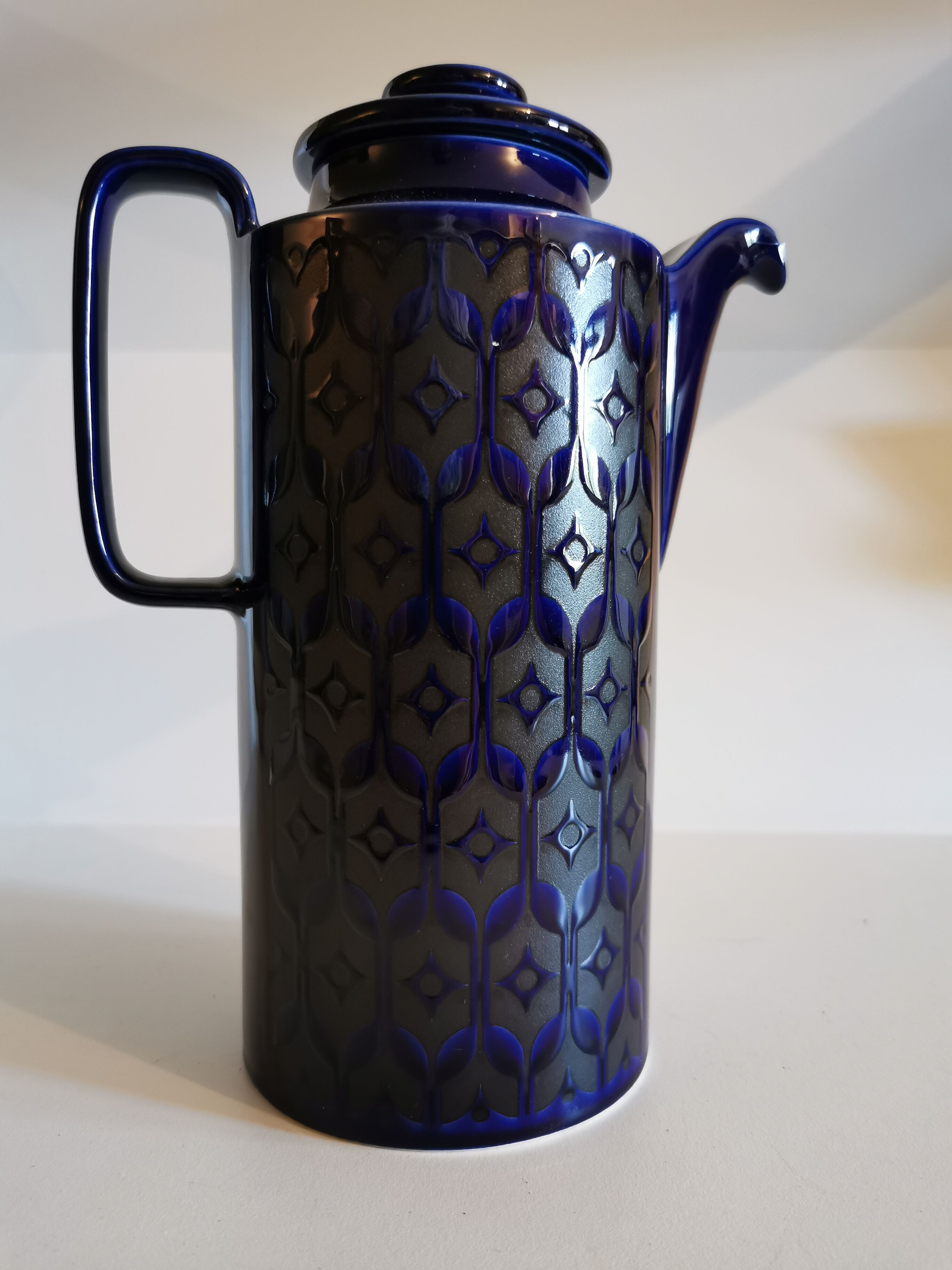 Art deco style coffee maker midnight blue