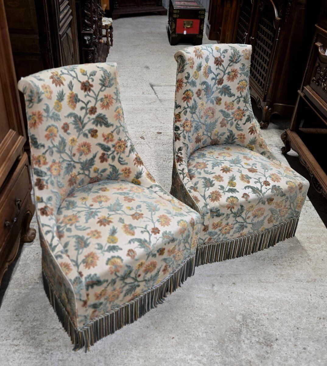Pair of crapaud armchairs / Napoleon III – floral fabric – fringed skirt