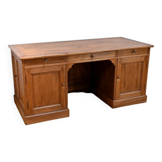 All-Faced Oak Commercial Desk - 1900