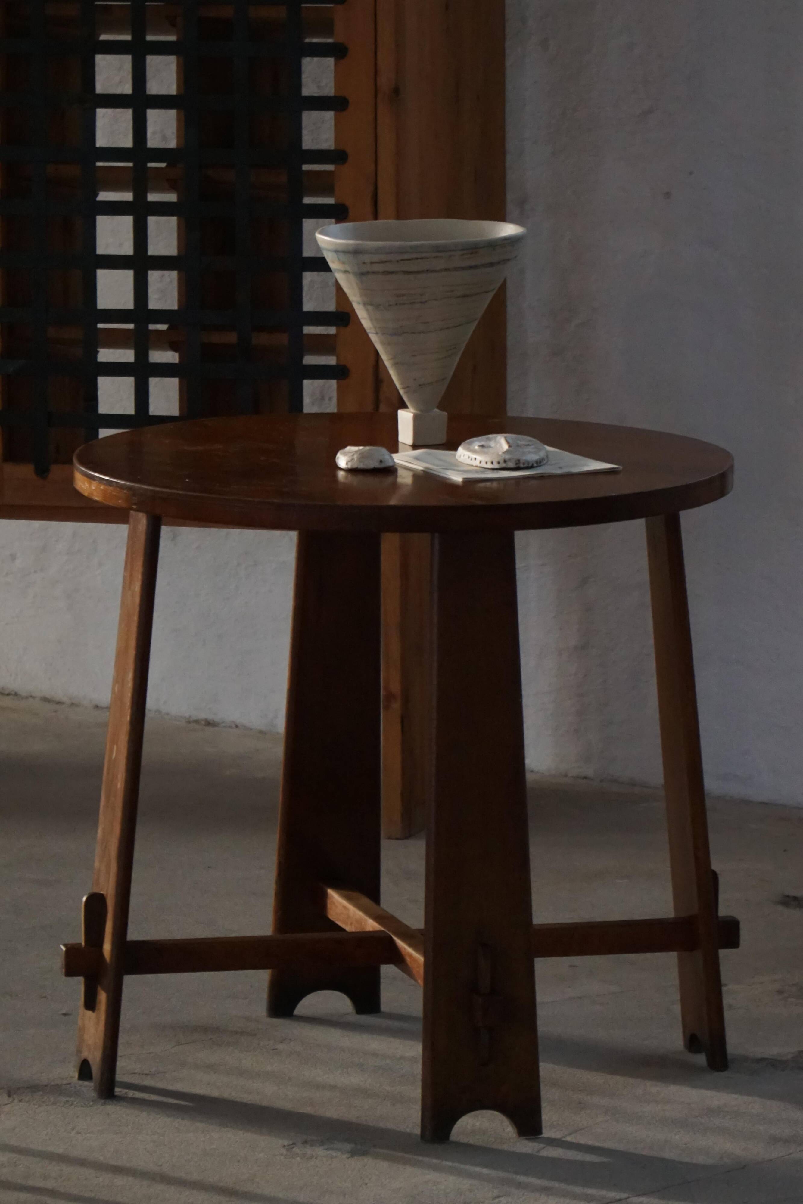 Modern Danish, side table / sculptural console in oak, 1940s