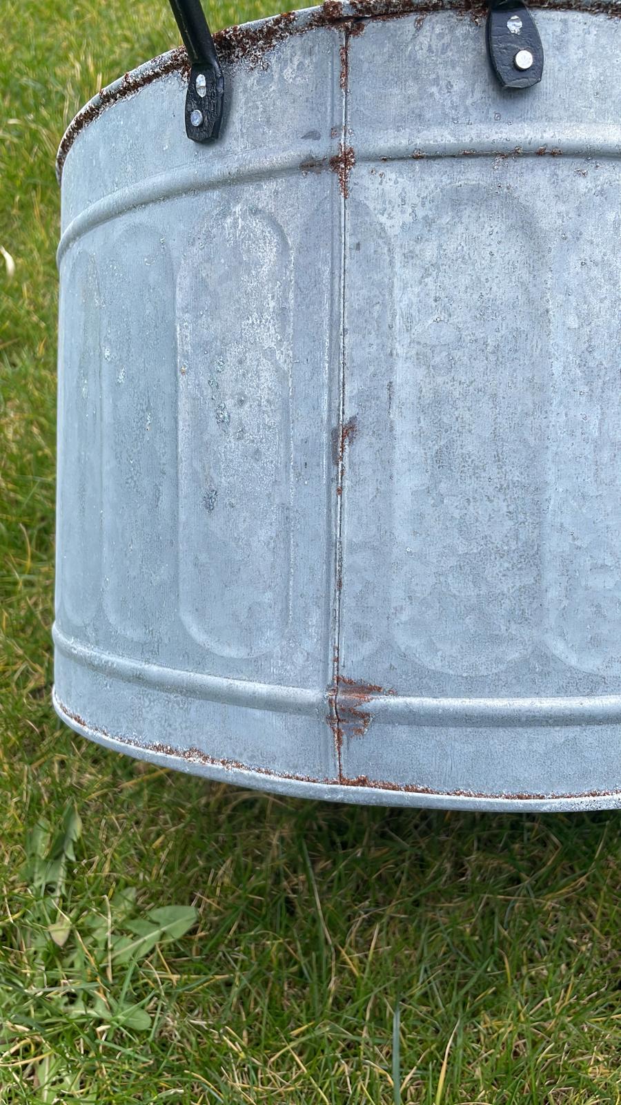 Round planter basin in vintage zinc