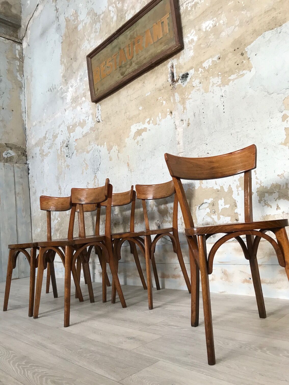 Lot of 16 bistro chairs