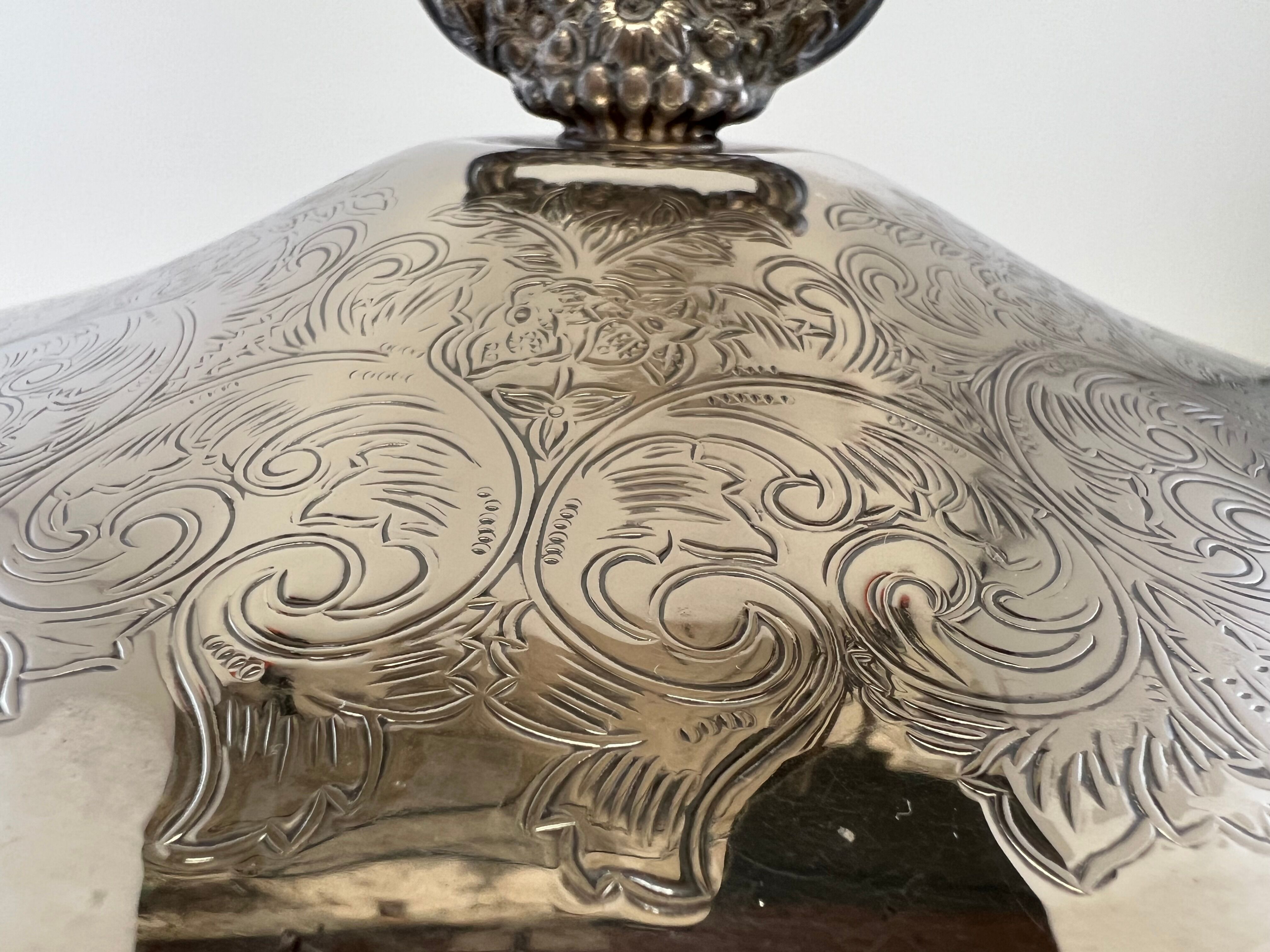 Tureen in metal Oneida USA