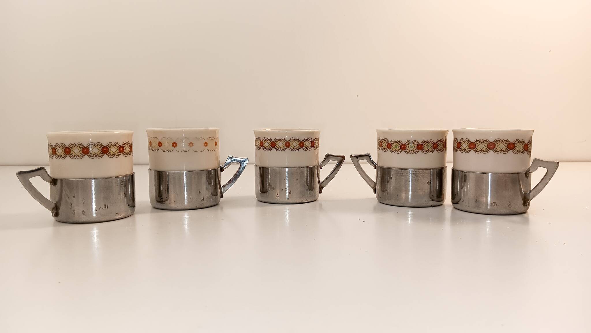 5 coffee cups, with metal support - Geometric frieze - Excelsior Porcelain 696