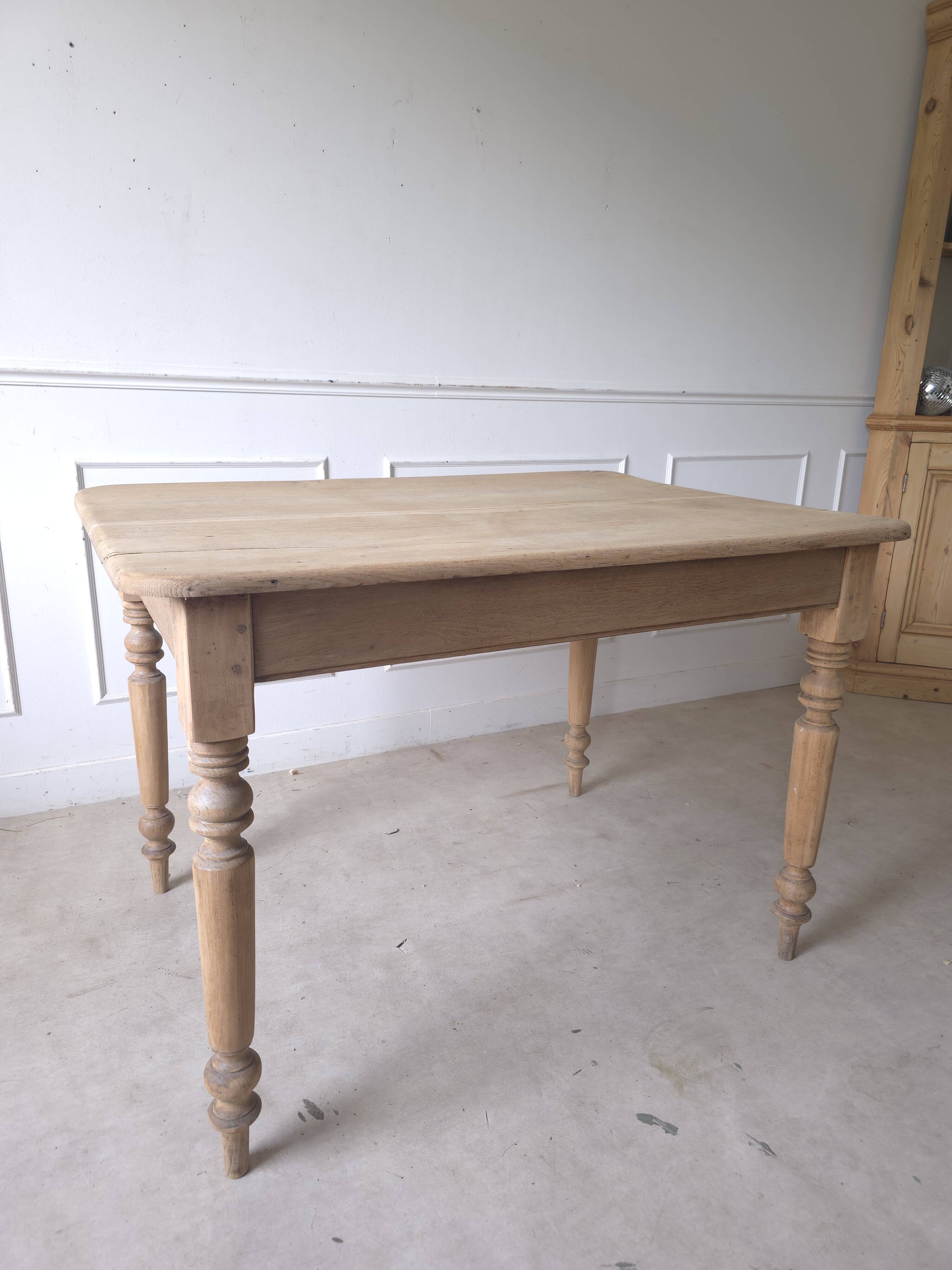 Oak table