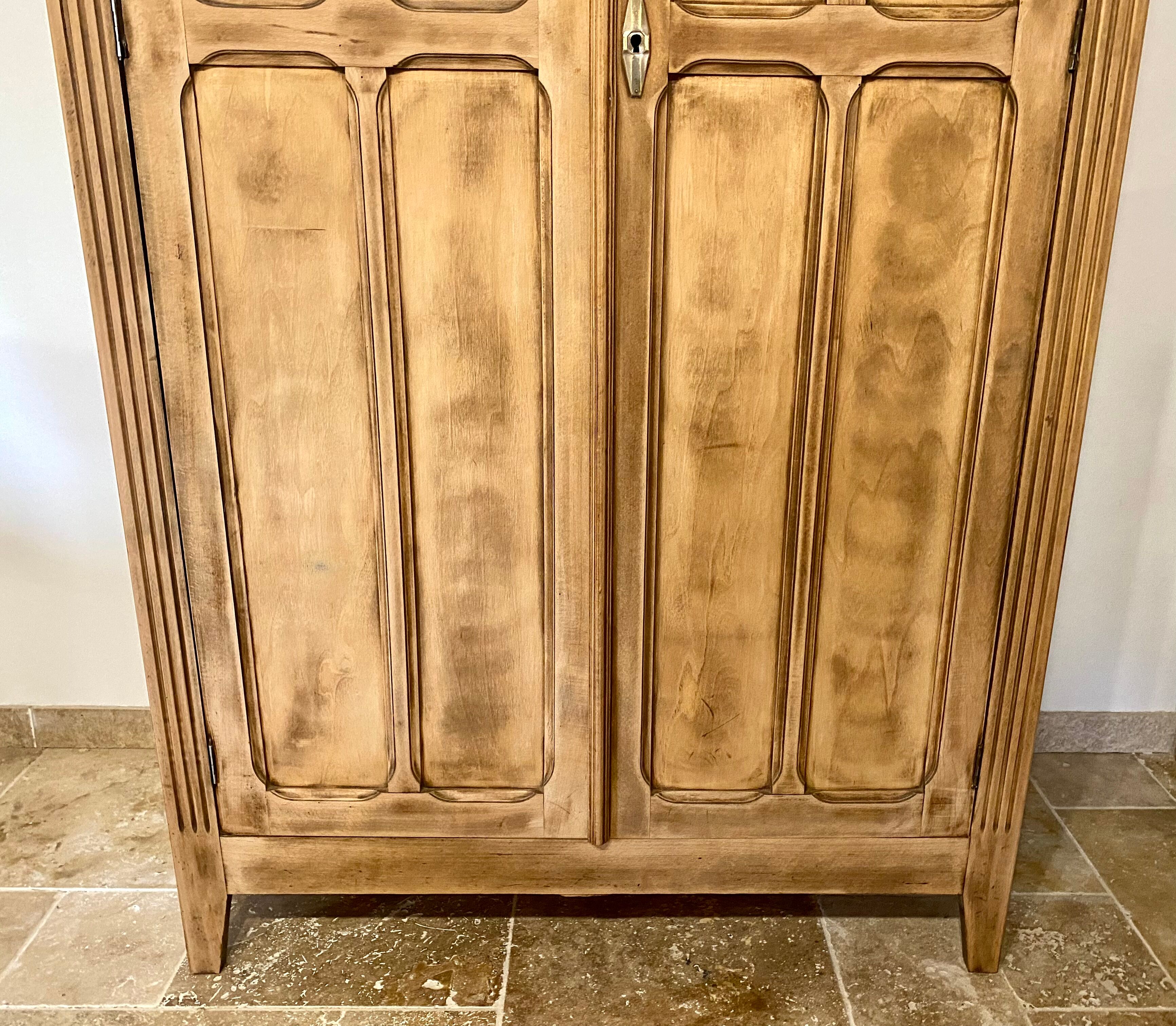 Armoire parisienne brute