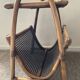 Table d’appoint vintage en rotin avec porte revues