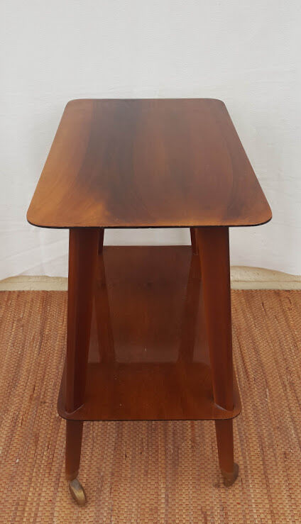 Dessert or rolling table