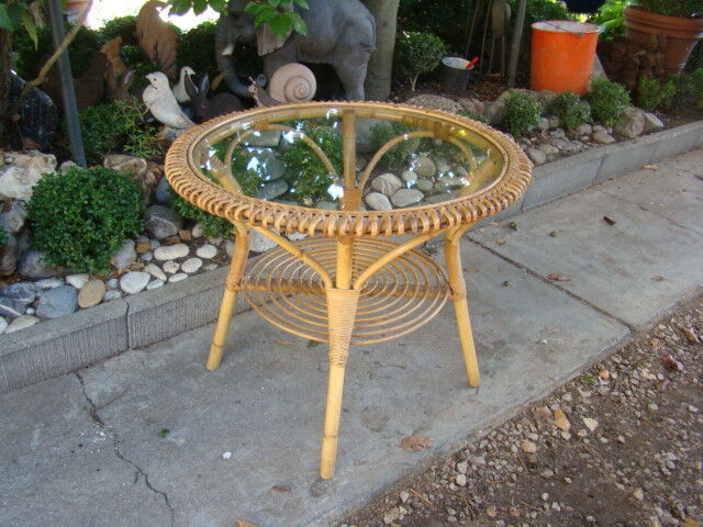 Vintage rattan/wicker round table