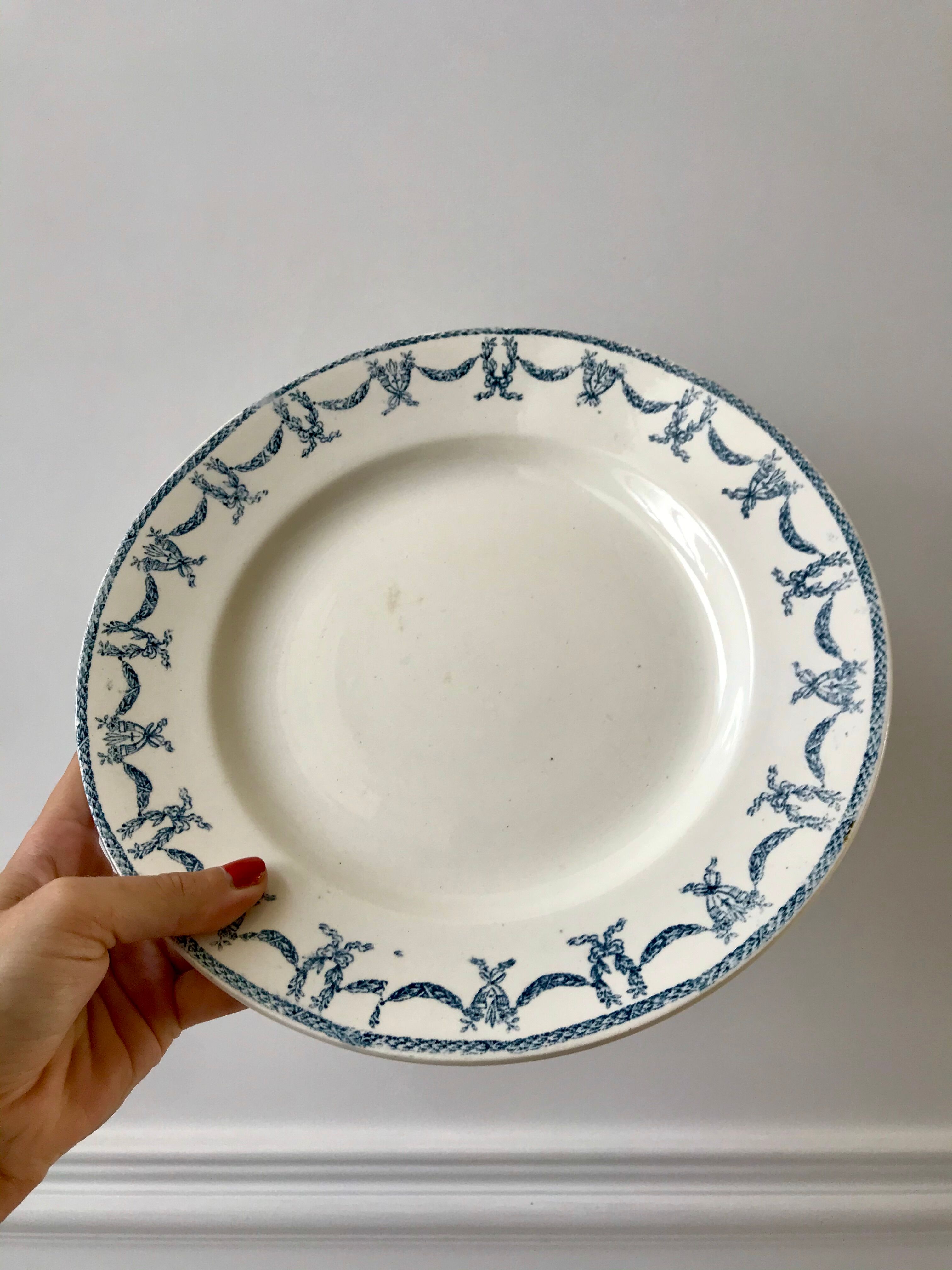 round dish in blue Iron Earth U&C Digoin Sarreguemines model Les Ternes late 19th century