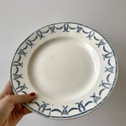 round dish in blue Iron Earth U&C Digoin Sarreguemines model Les Ternes late 19th century