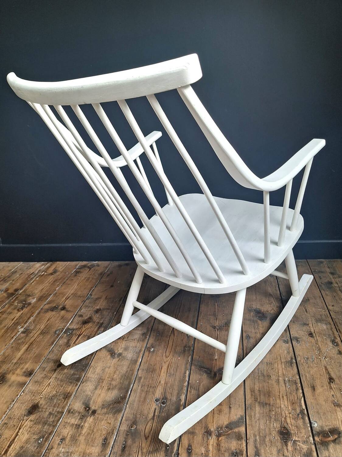 Vintage rocking chair