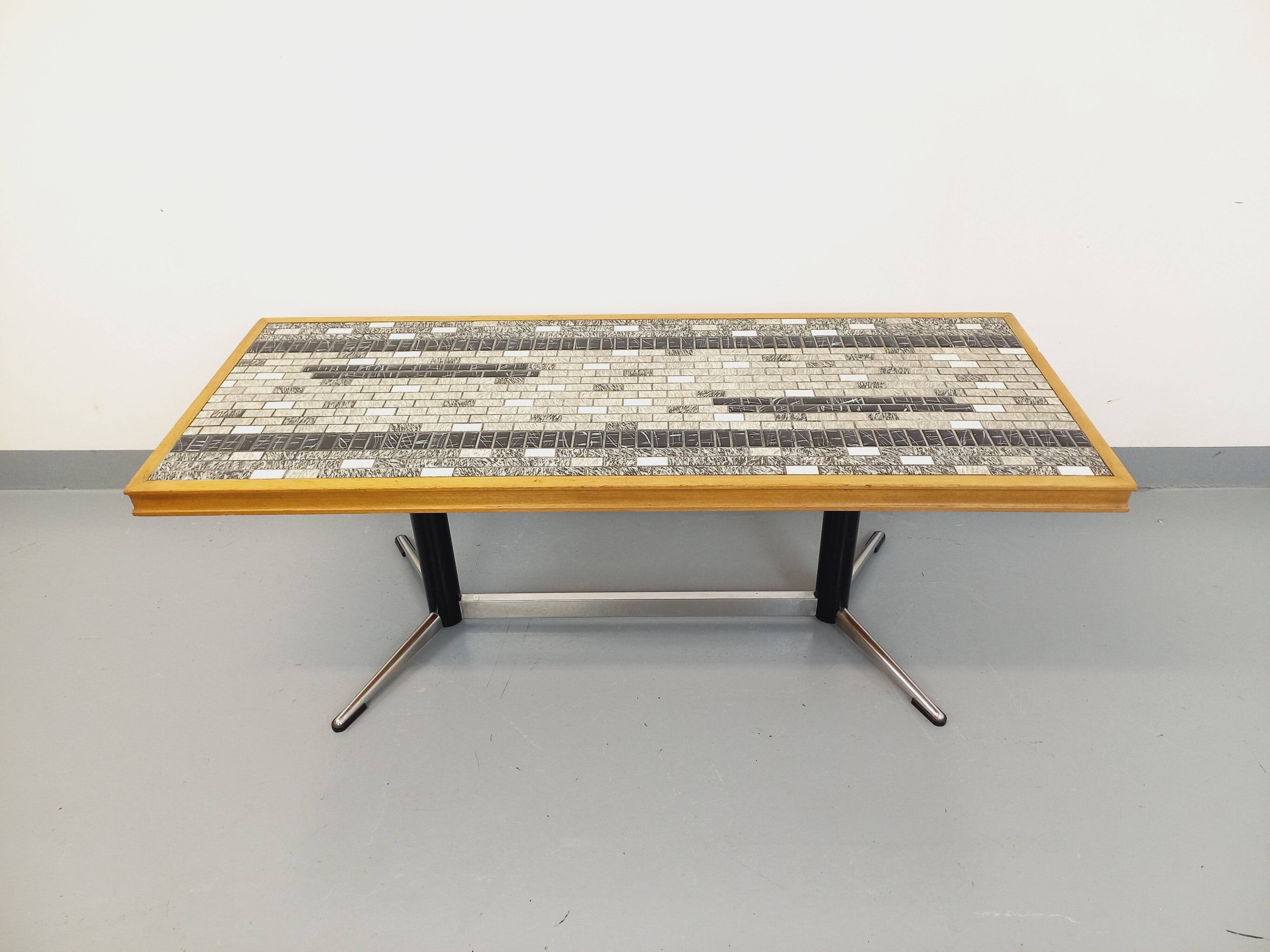 Vintage coffee table from the 60s and 70s in ceramic, wood and metal