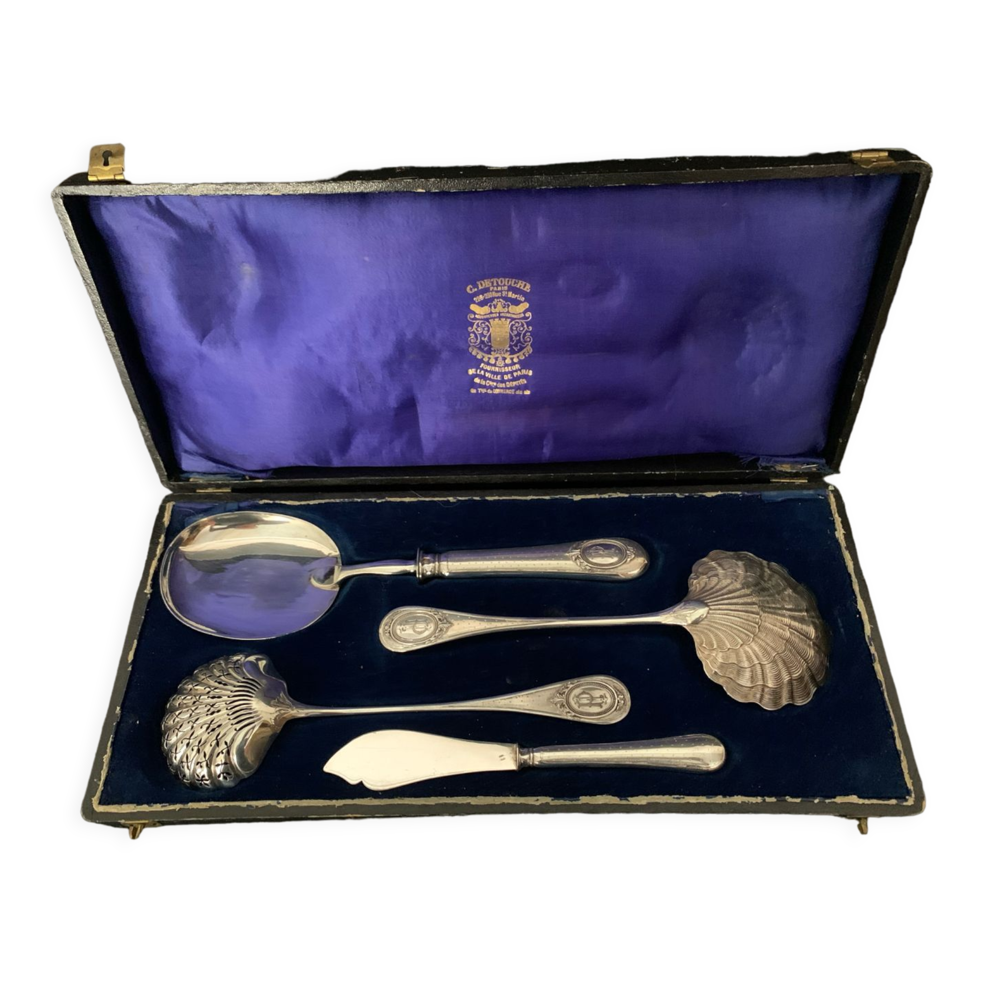 Cash dessert service