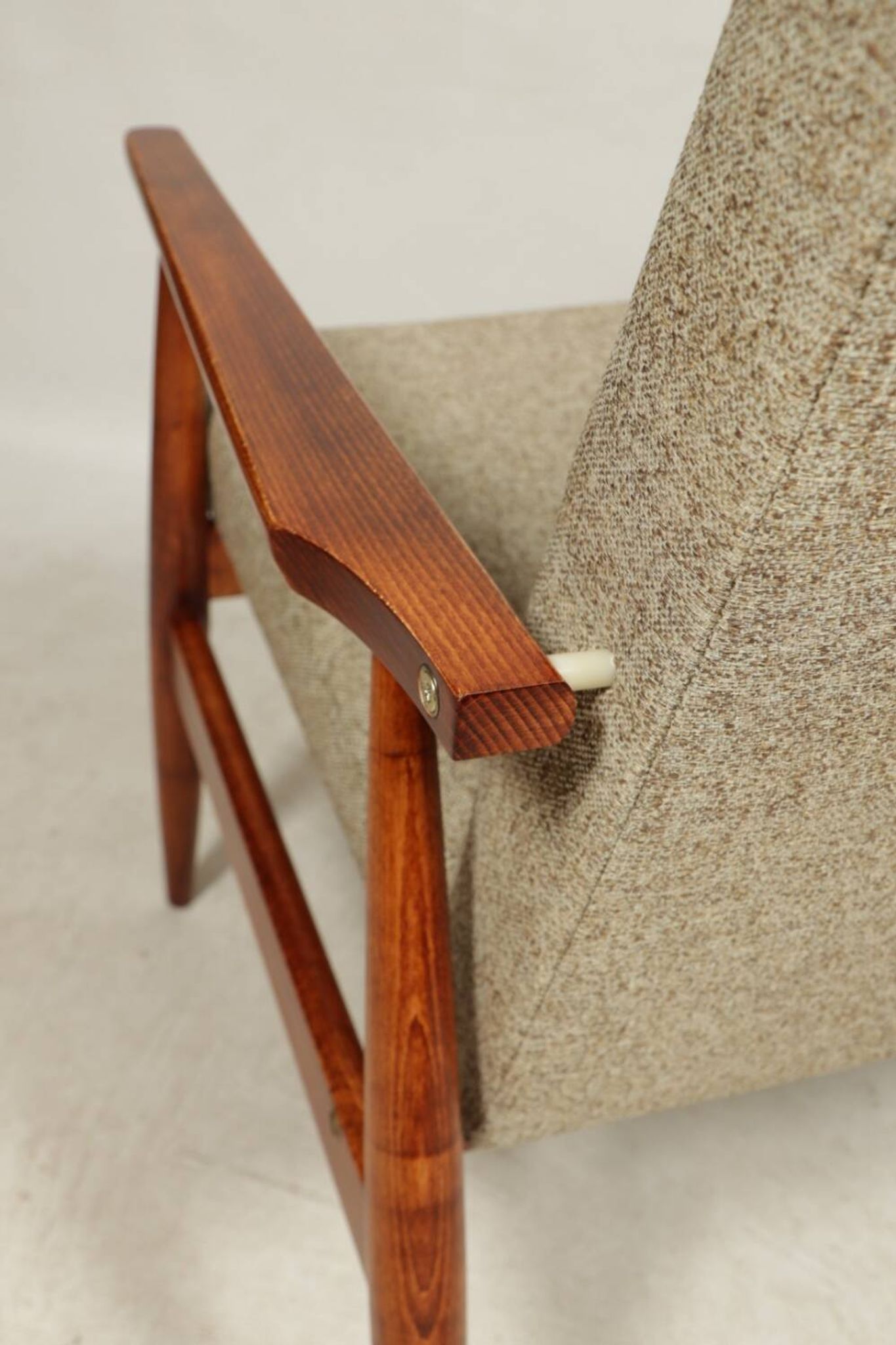 Scandinavian armchair and footrest granola beige concluded by H.Lis 300-190