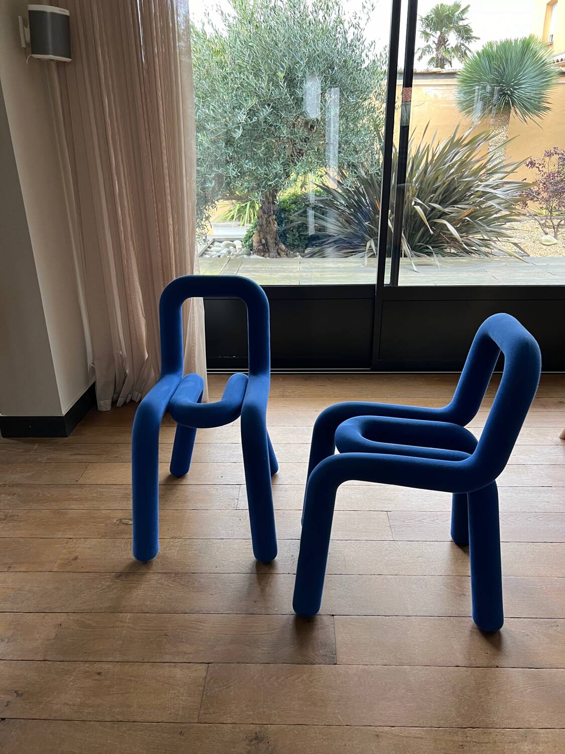 Chaises bold Moustache