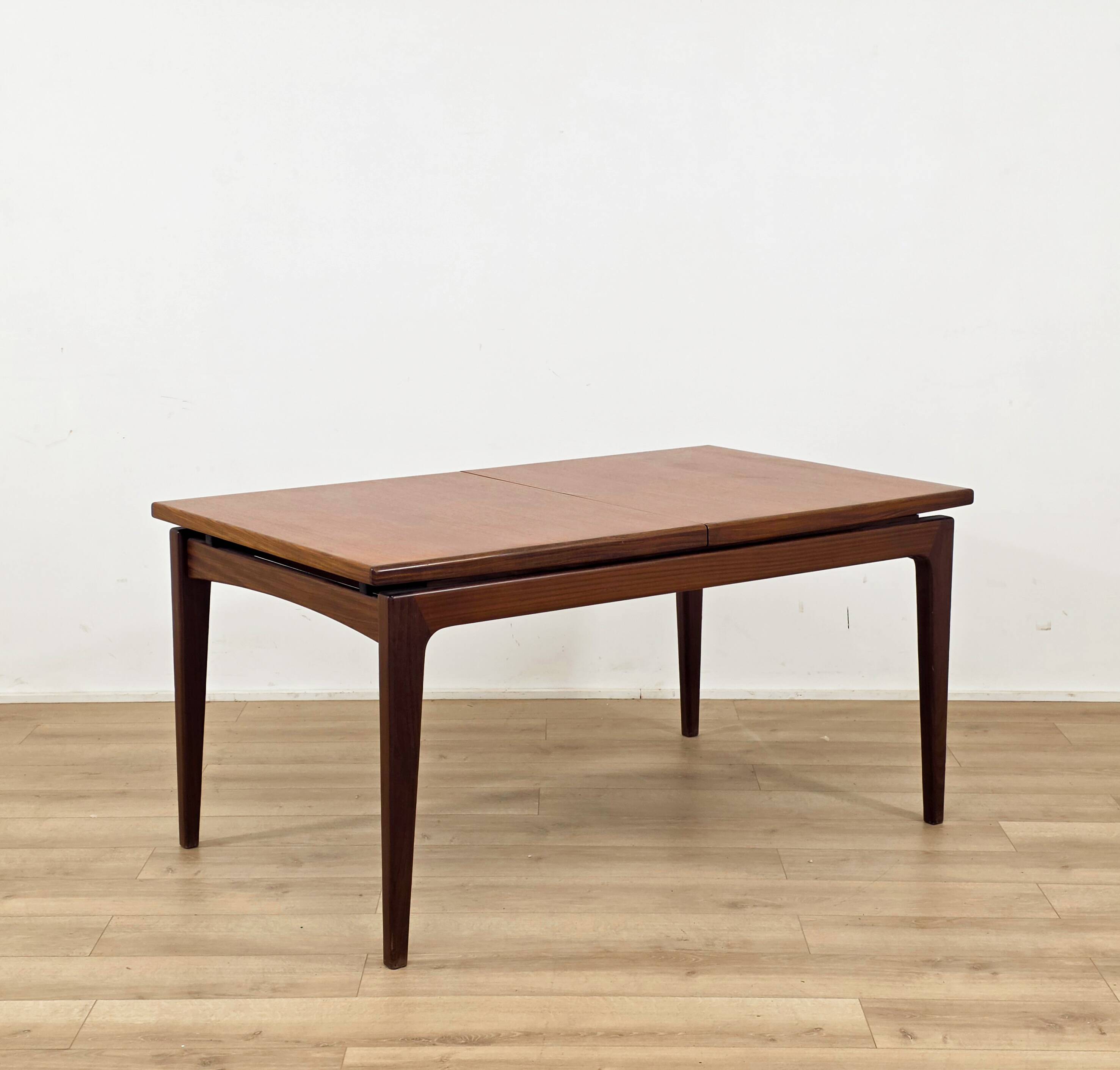 Scandinavian extendable dining table in teak – 1970s