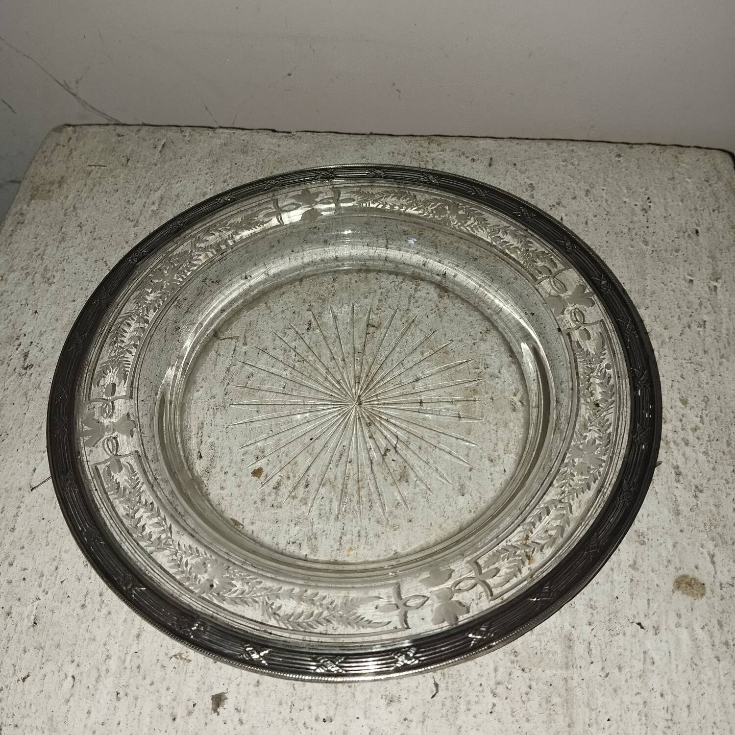 Presentation plate with solid silver crystal tray