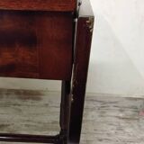 English-style coffee table with flaps