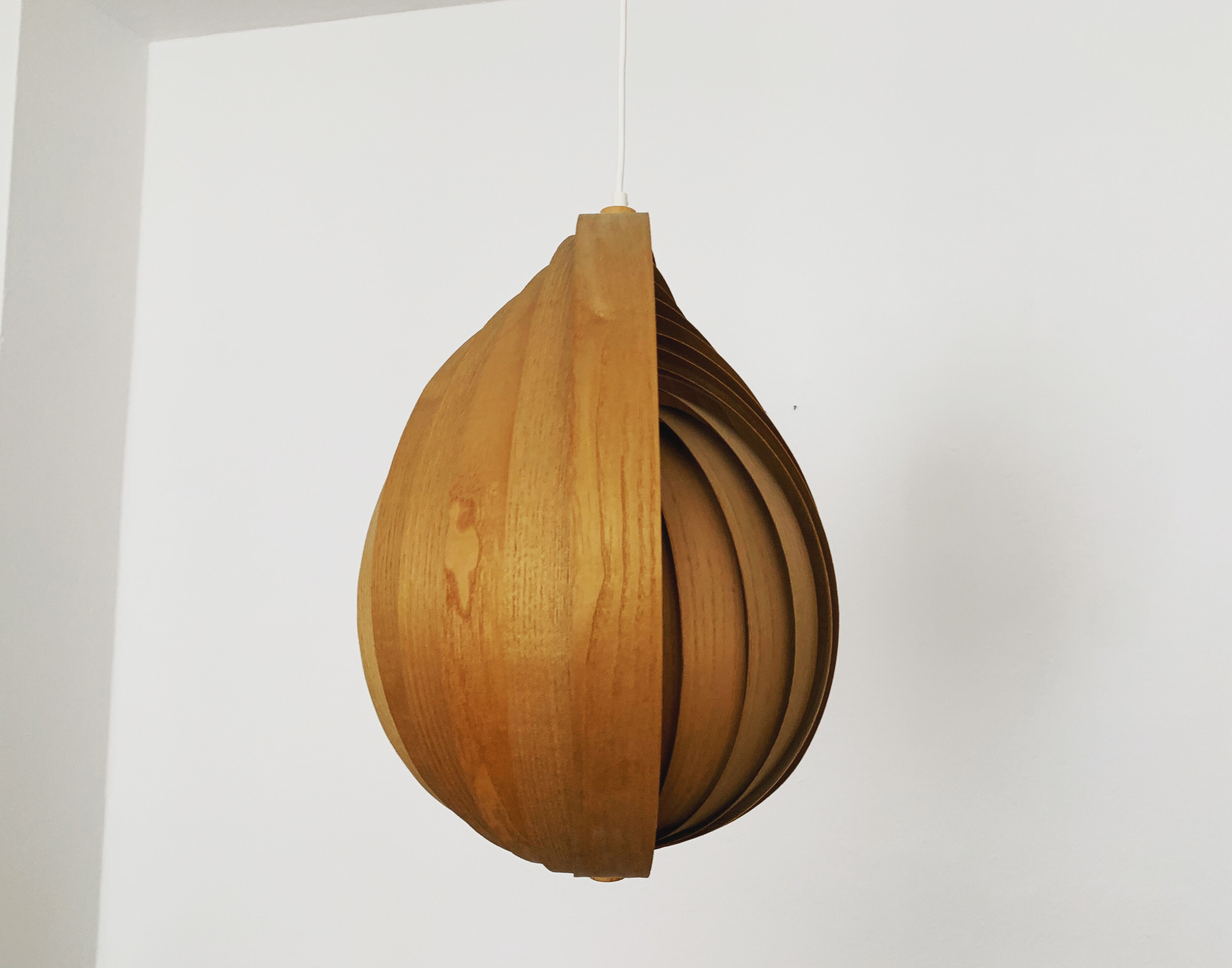 Wooden moon pendant lamp