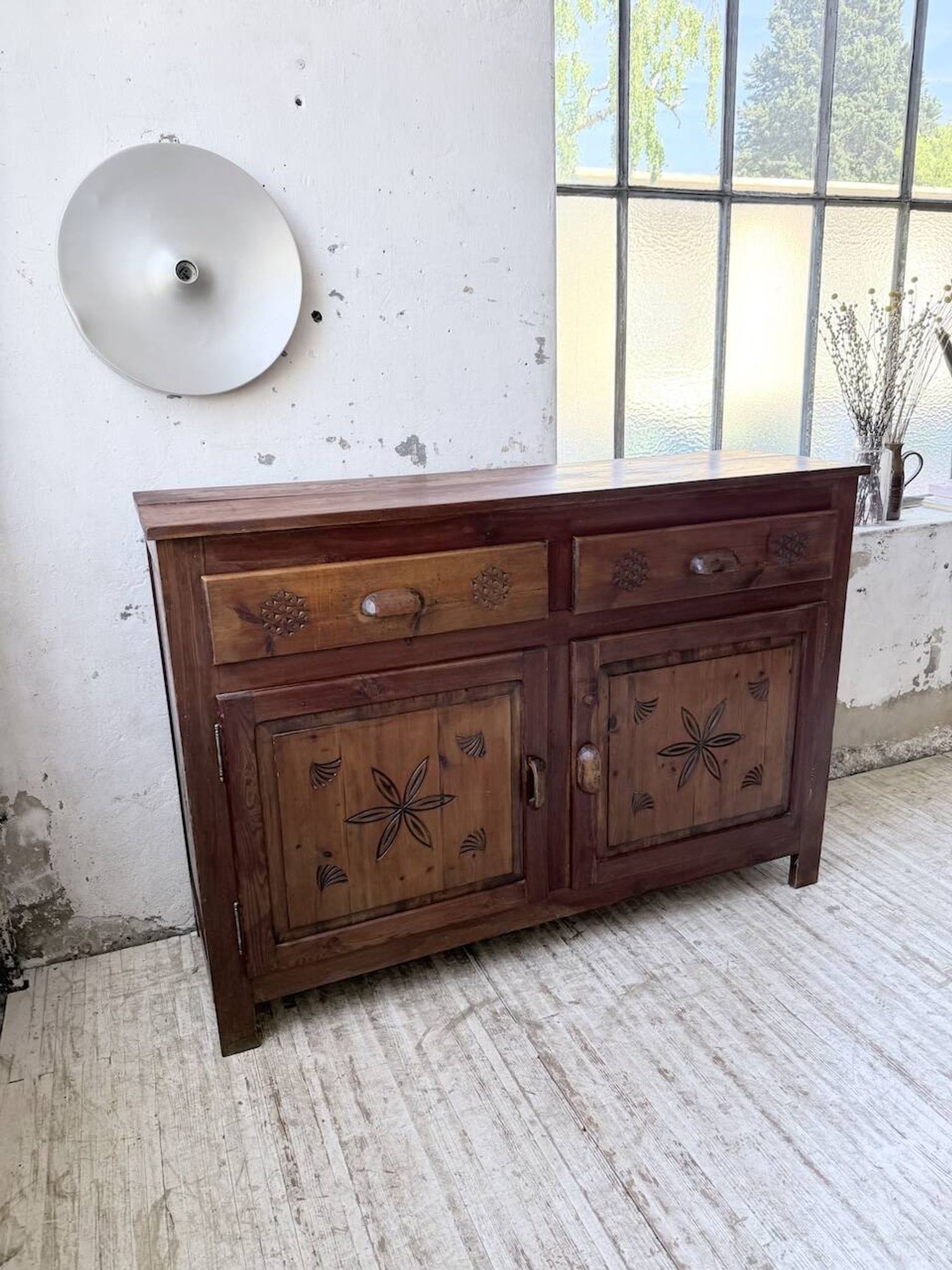 Meuble de rangement confiturier art populaire savoyard 1950