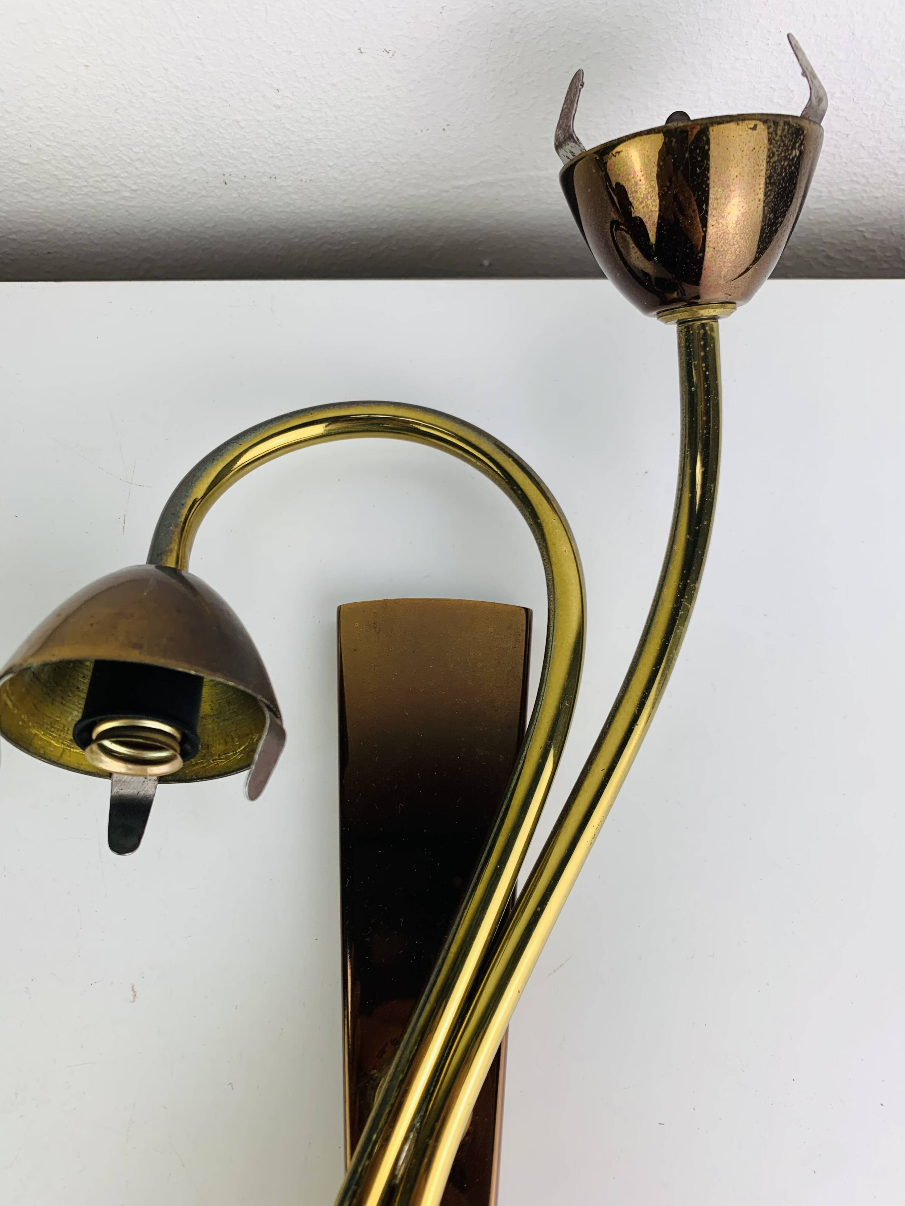 Pair of 1950s wall lights in brass and opaline tulips, Lunel/Arlus