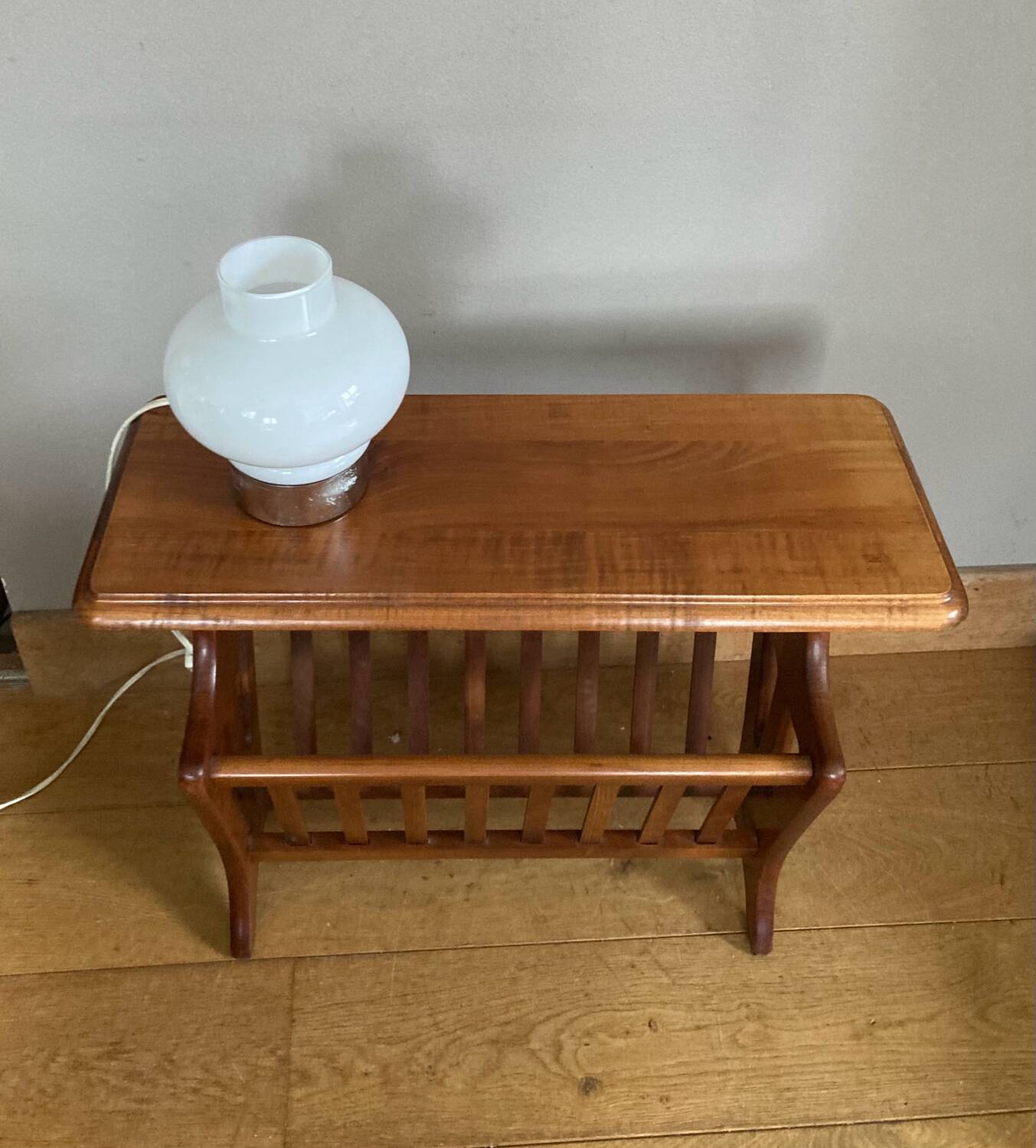 Vintage magazine rack with shelf, Solid cherry wood side table from the 1990s