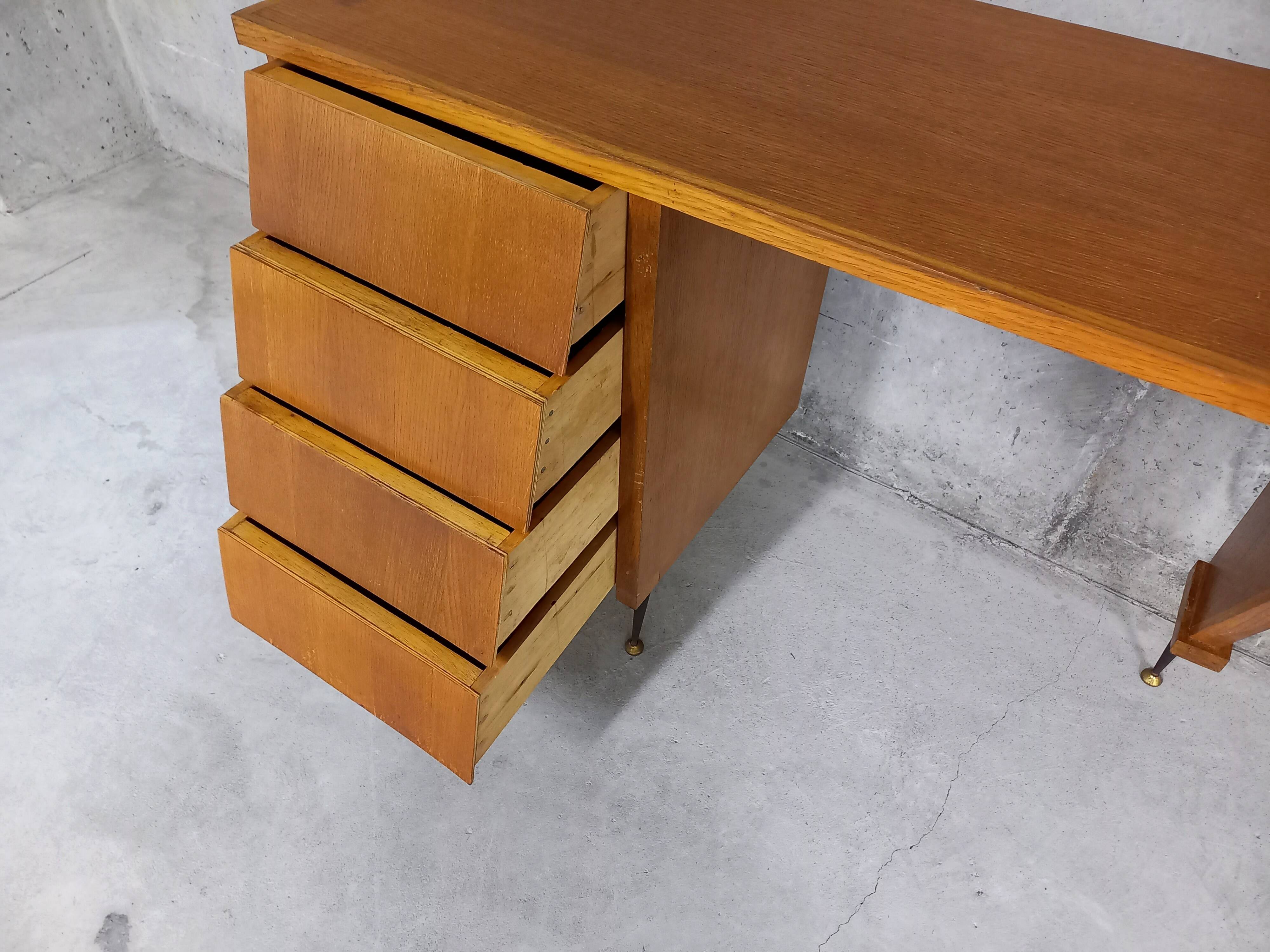 Bureau vintage design en bois clair années 50 60