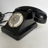 Téléphone ancien en Bakélite