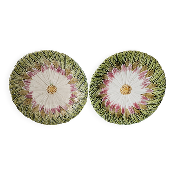 Paire d’assiettes en barbotine style Orchies – décor de marguerite