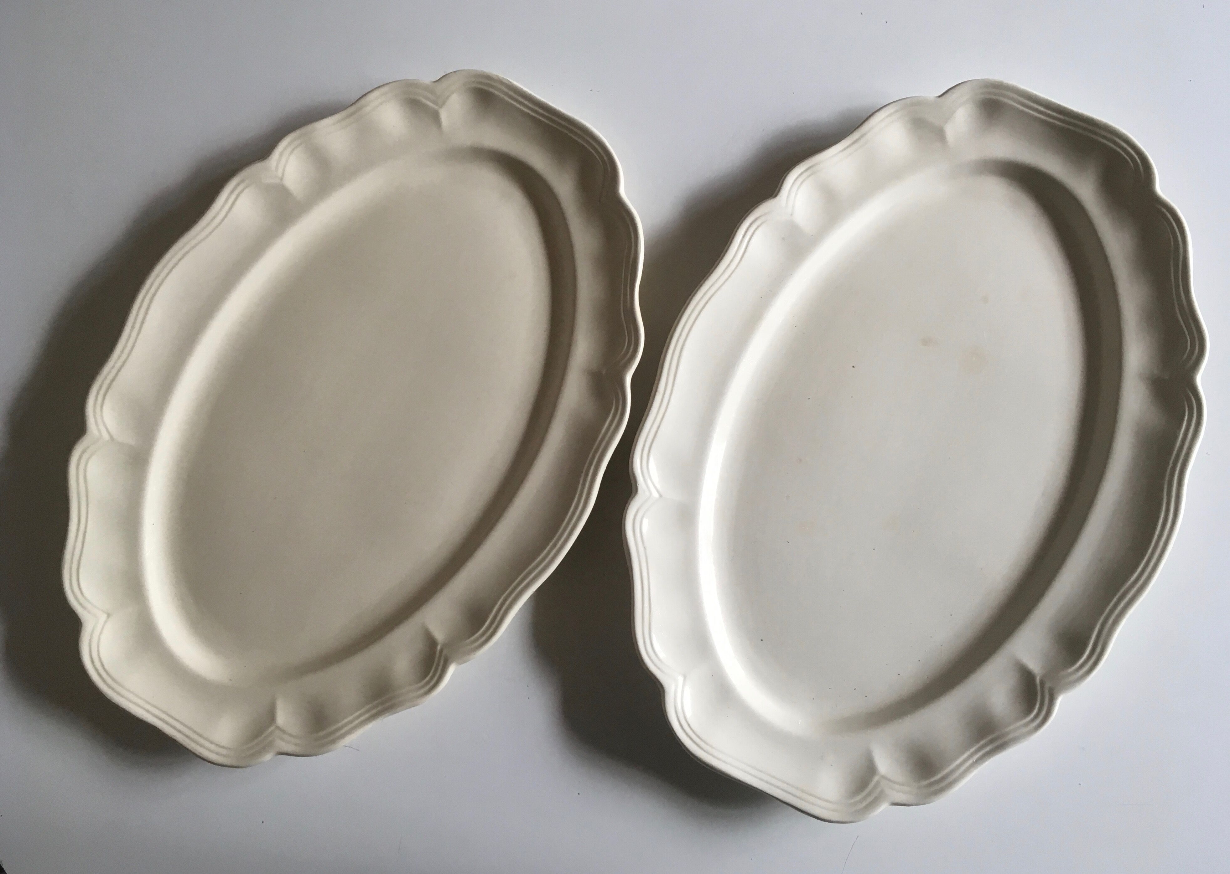 Sarreguemines ivory dish with oval godrons 38cm