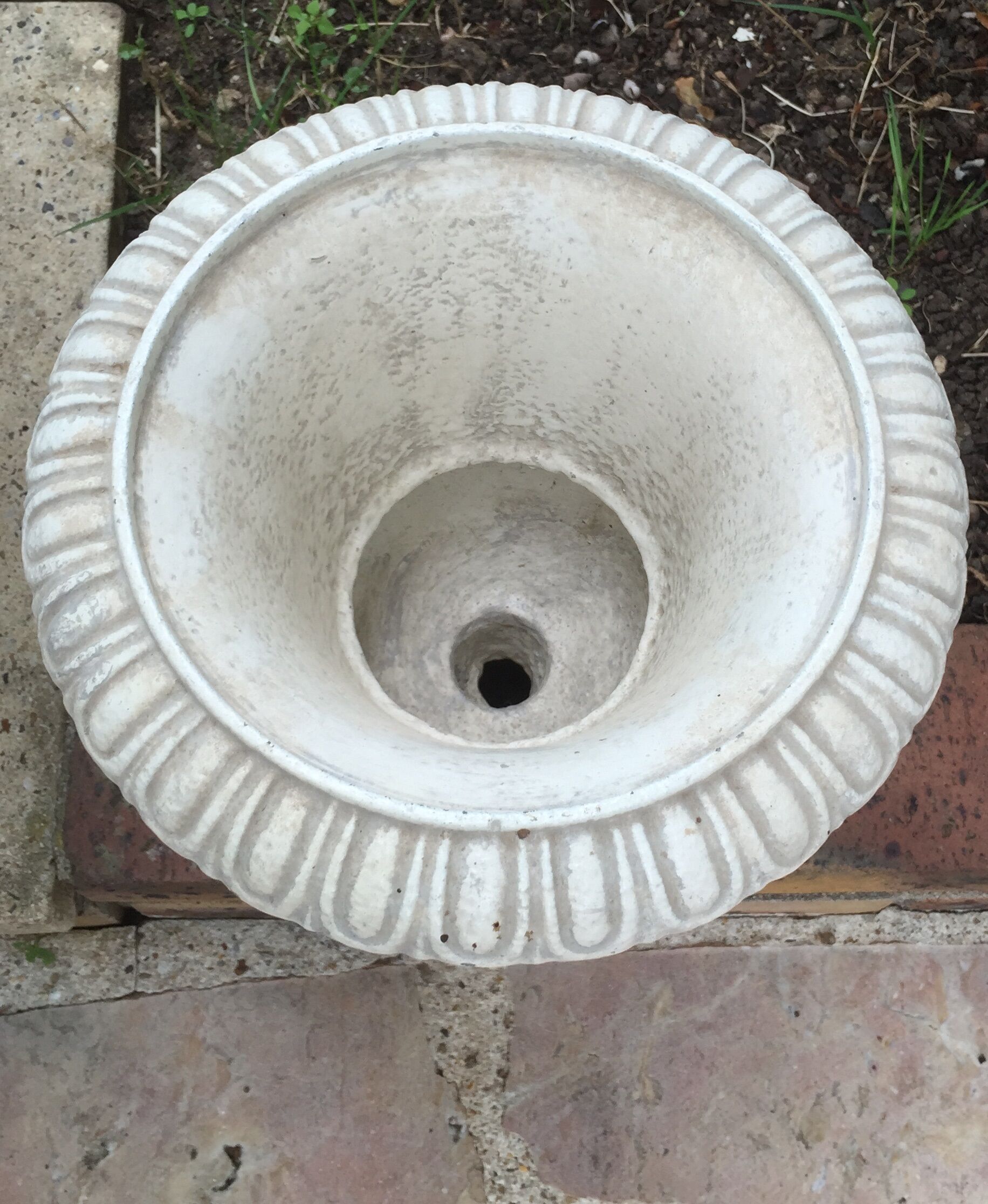 Set of planters: clasp and cast iron pots